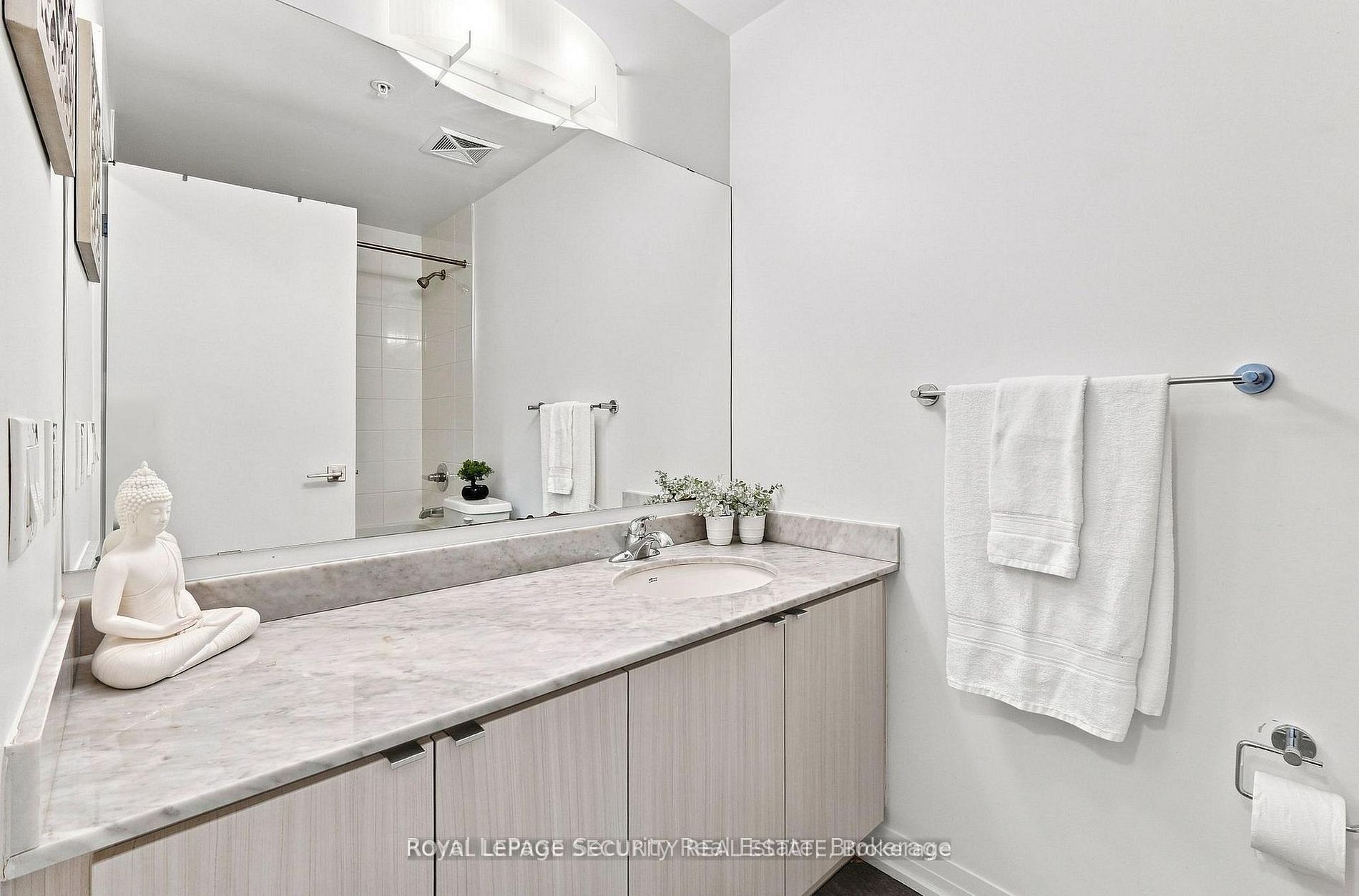 408 Browns Line 110 Property Photo 7