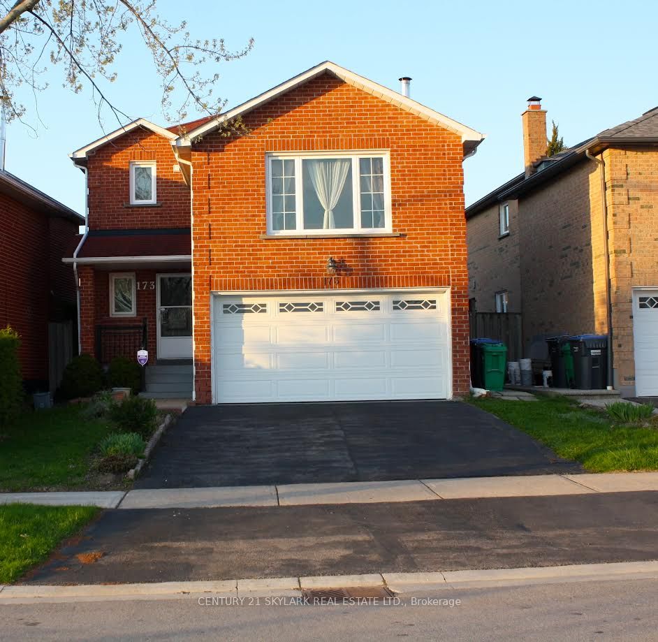 173 Lech Walesa Drive Property Photo 2