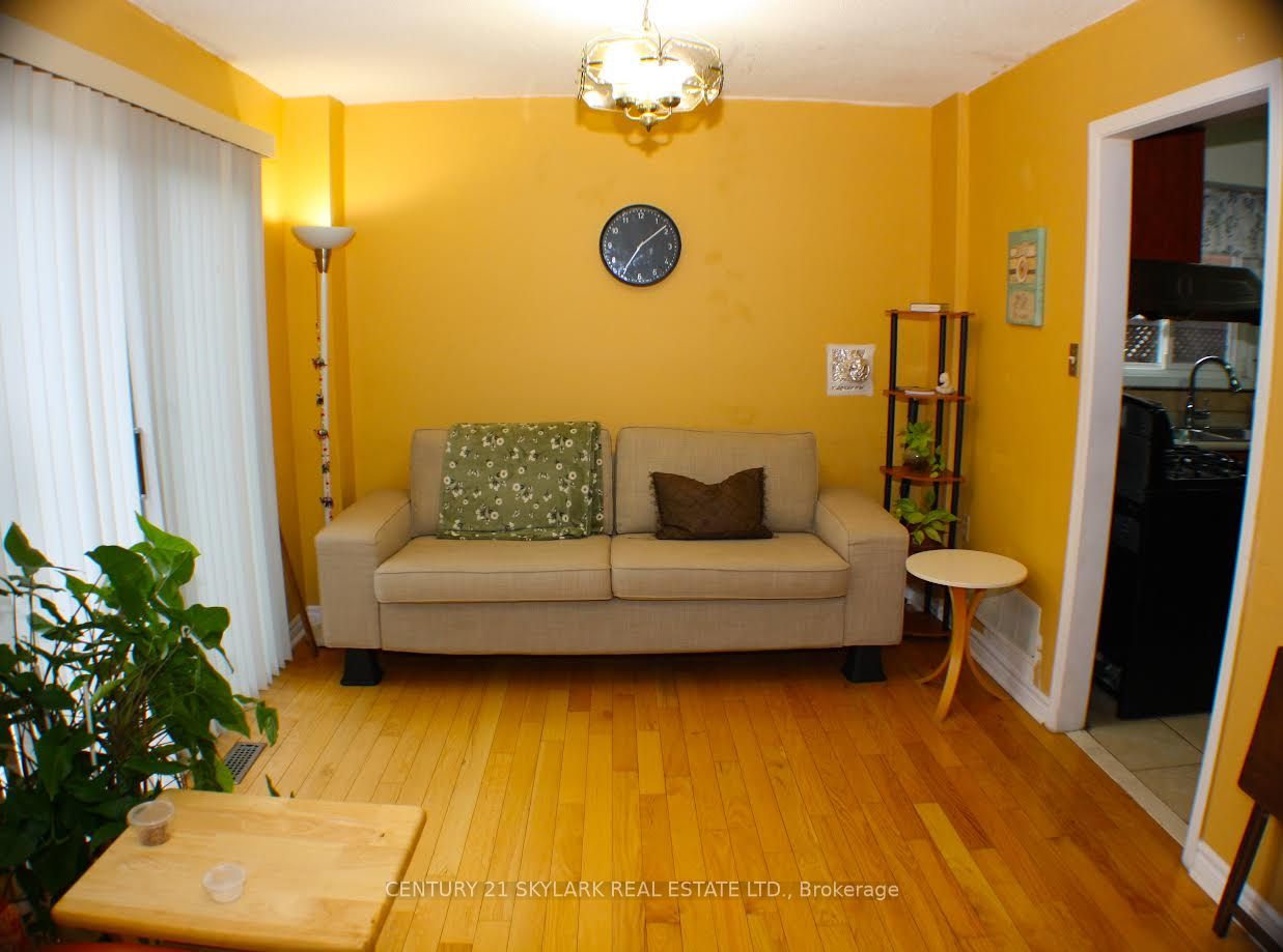 173 Lech Walesa Drive Property Photo 4