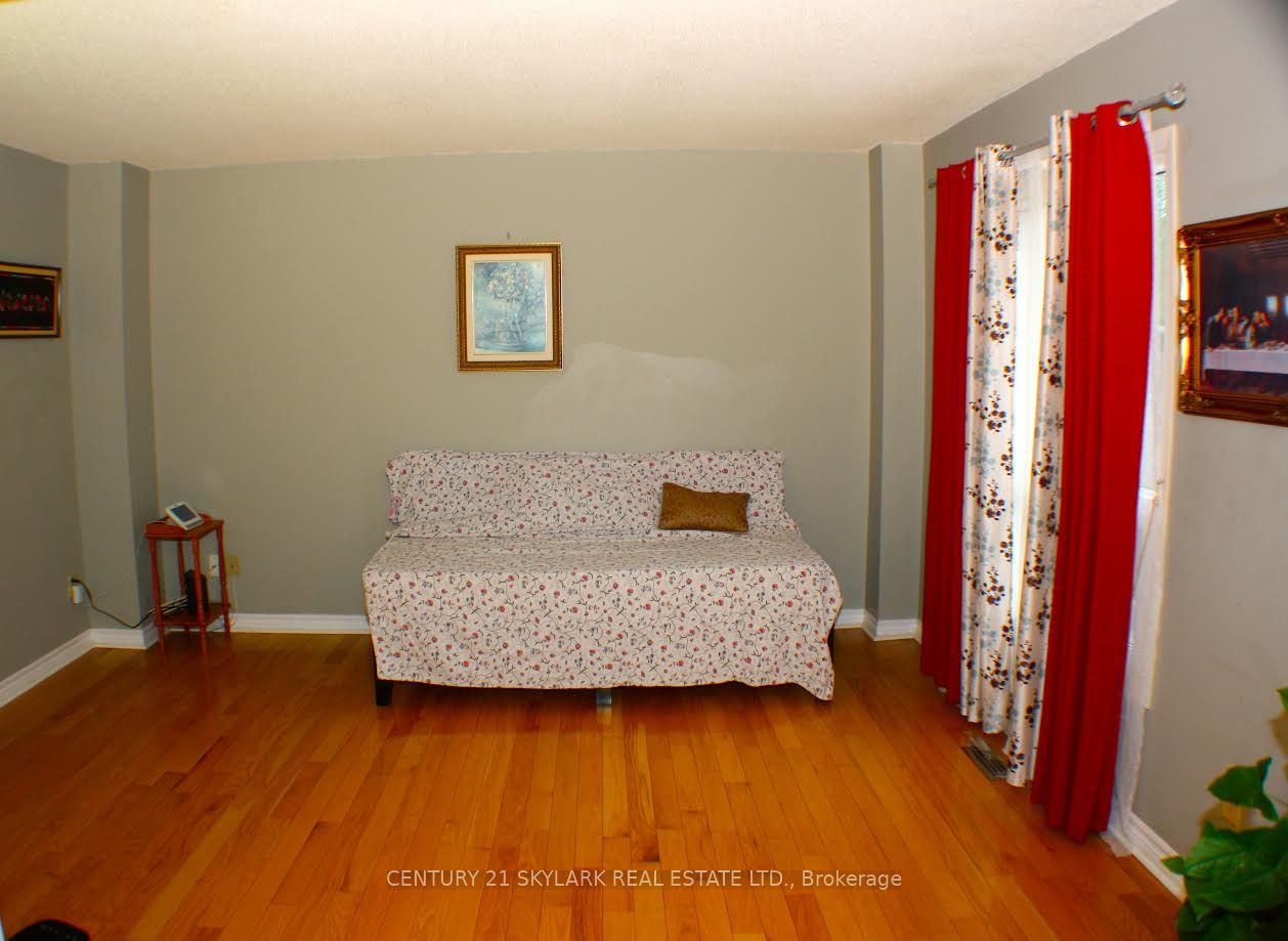 173 Lech Walesa Drive Property Photo 6