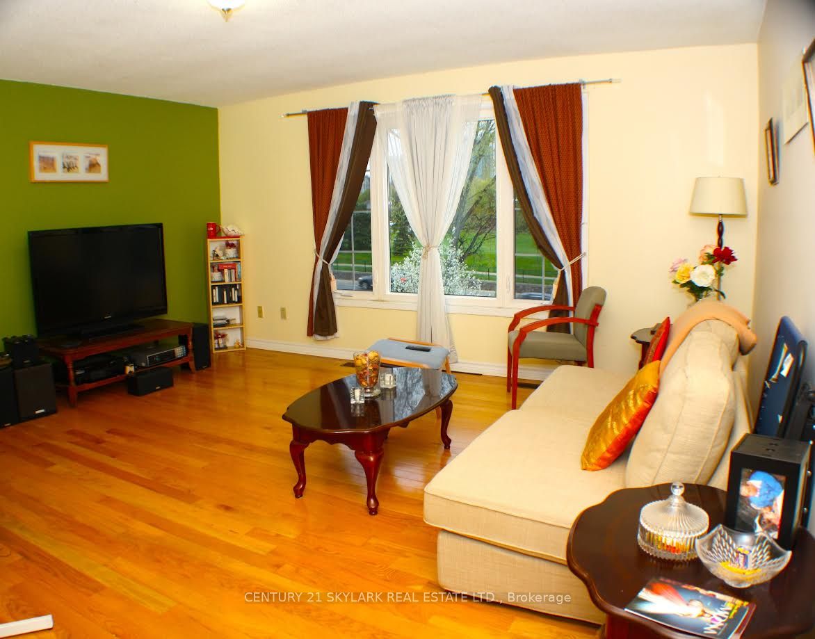 173 Lech Walesa Drive Property Photo 8