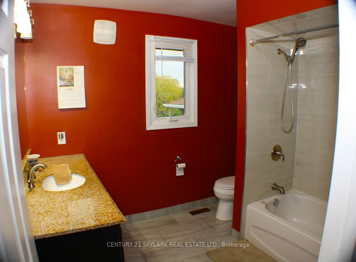 173 Lech Walesa Drive Property Photo 11