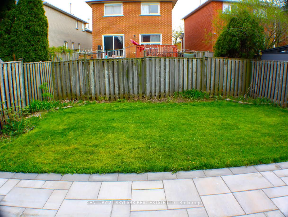 173 Lech Walesa Drive Property Photo 23