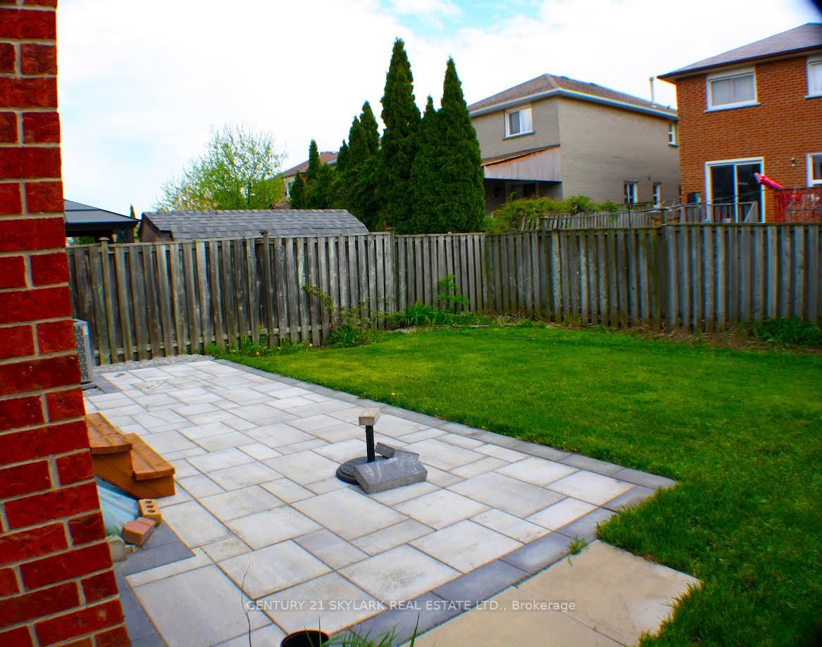 173 Lech Walesa Drive Property Photo 24