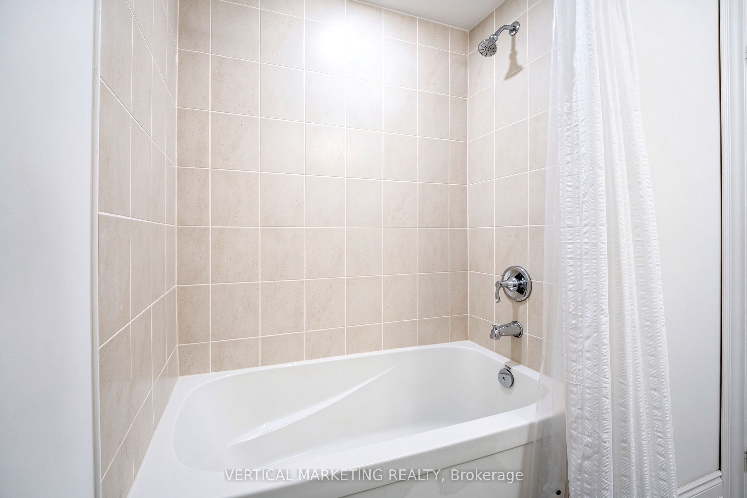 40 Lunar Crescent 72 Property Photo 32