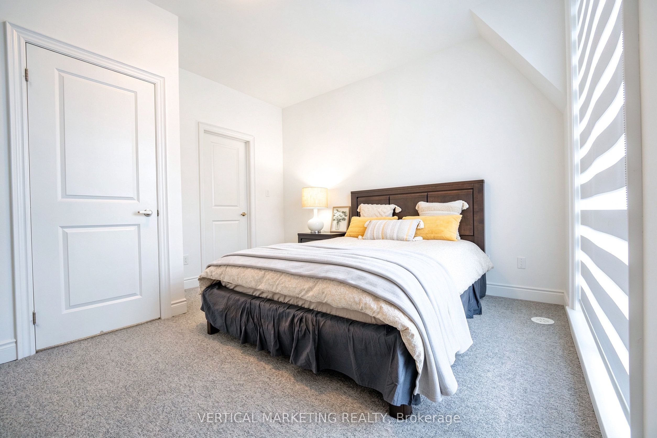 40 Lunar Crescent 72 Property Photo 37