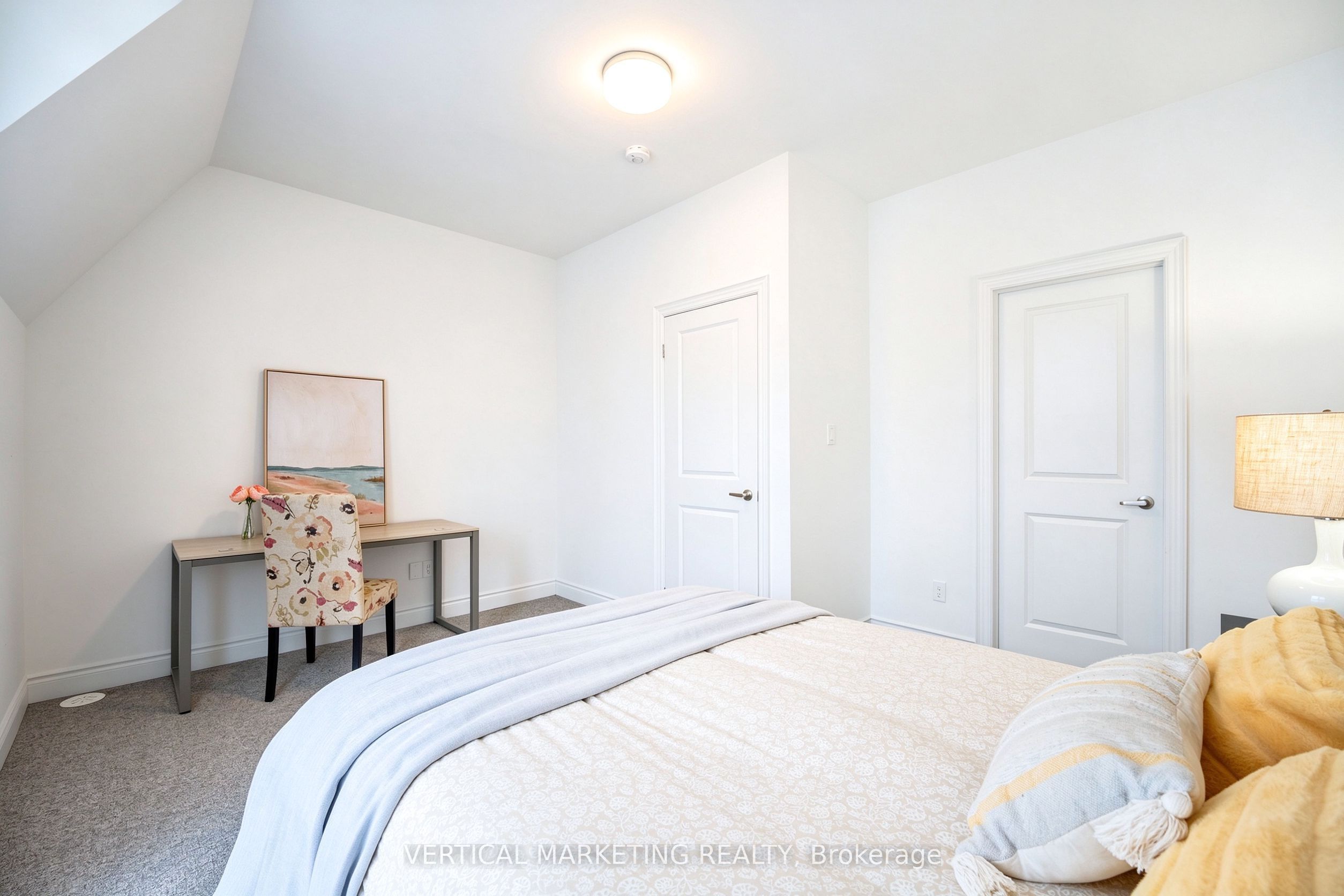40 Lunar Crescent 72 Property Photo 38