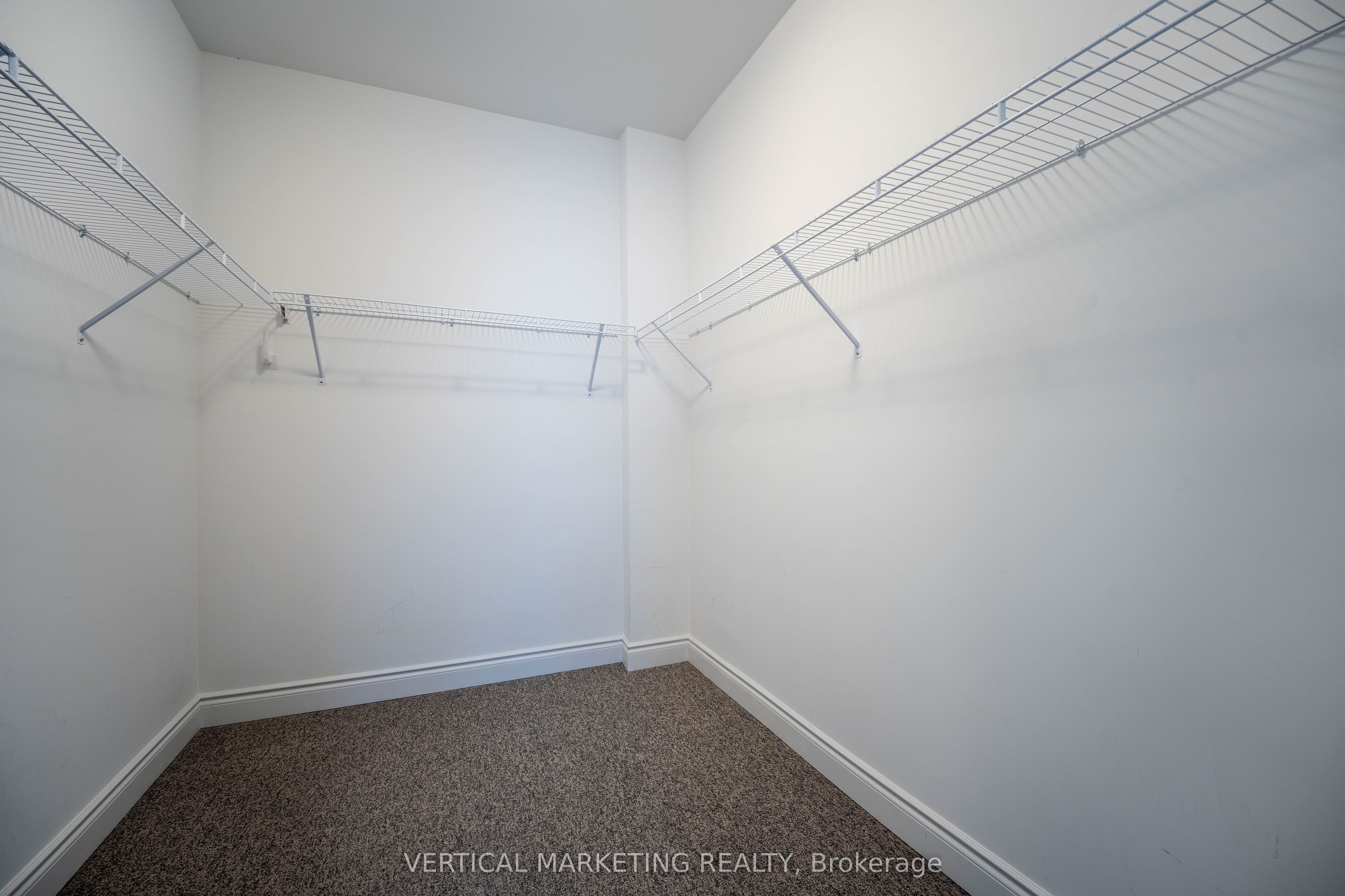 40 Lunar Crescent 72 Property Photo 39