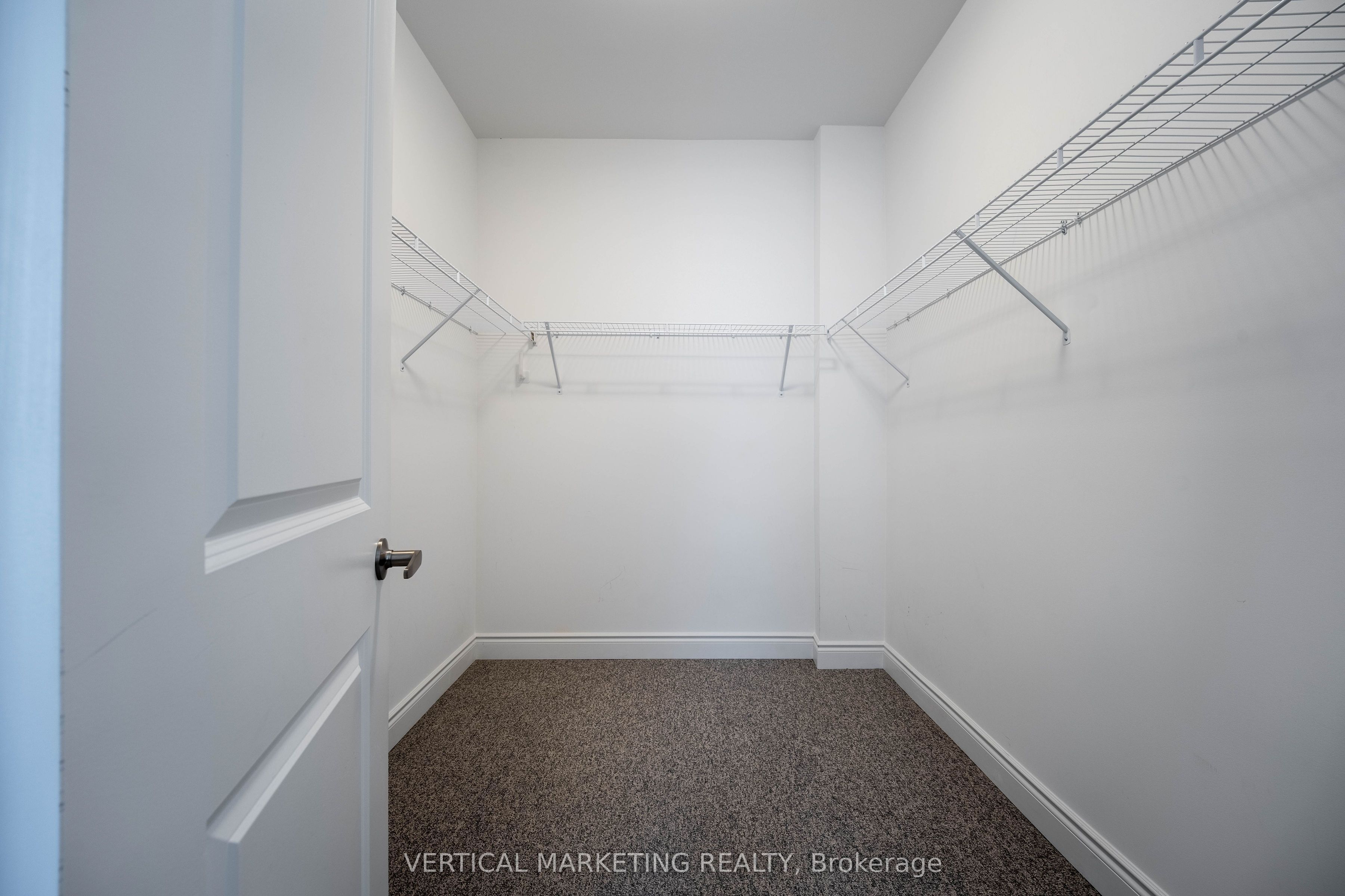 40 Lunar Crescent 72 Property Photo 40