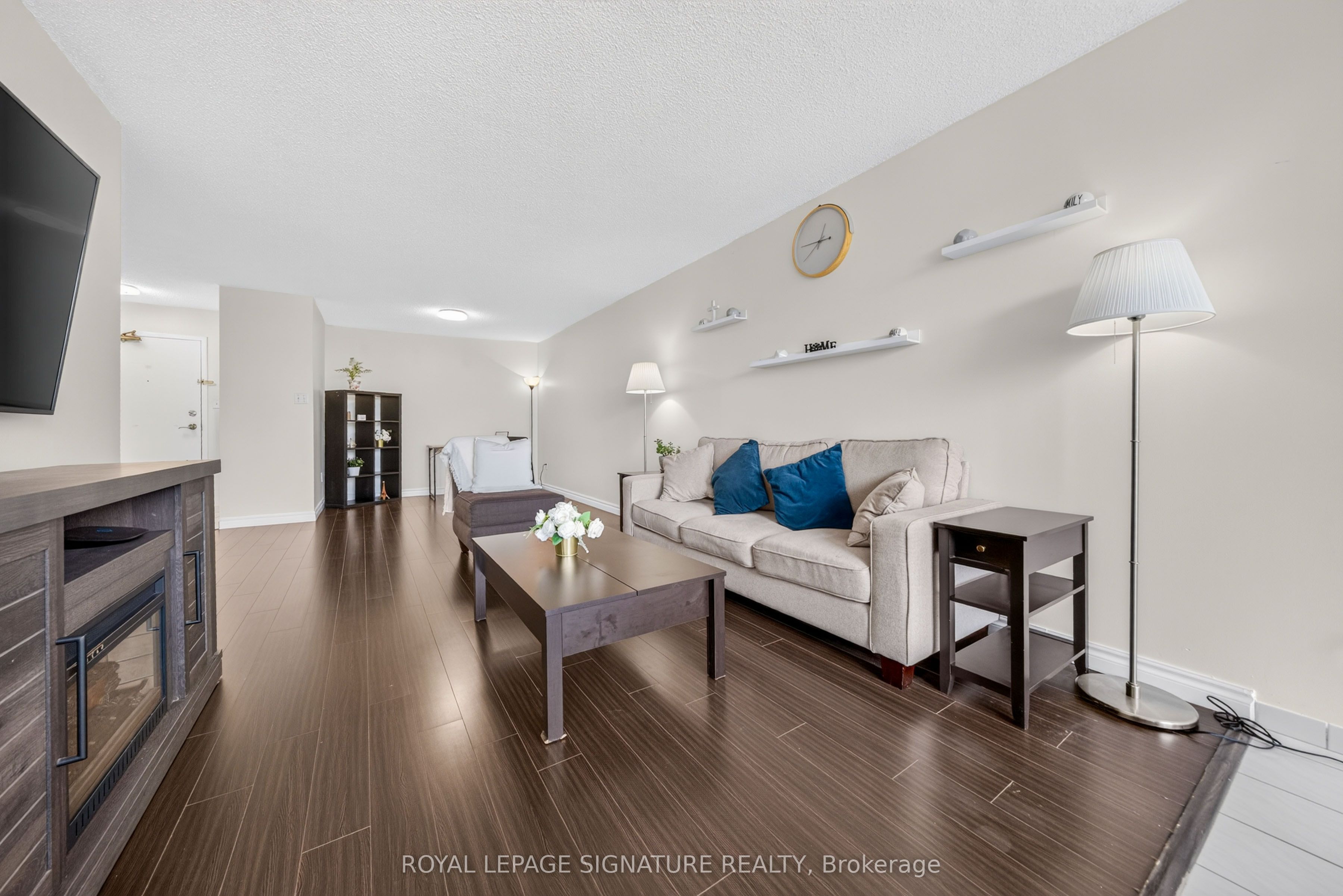 1 Rowntree Road 211 Property Photo 8