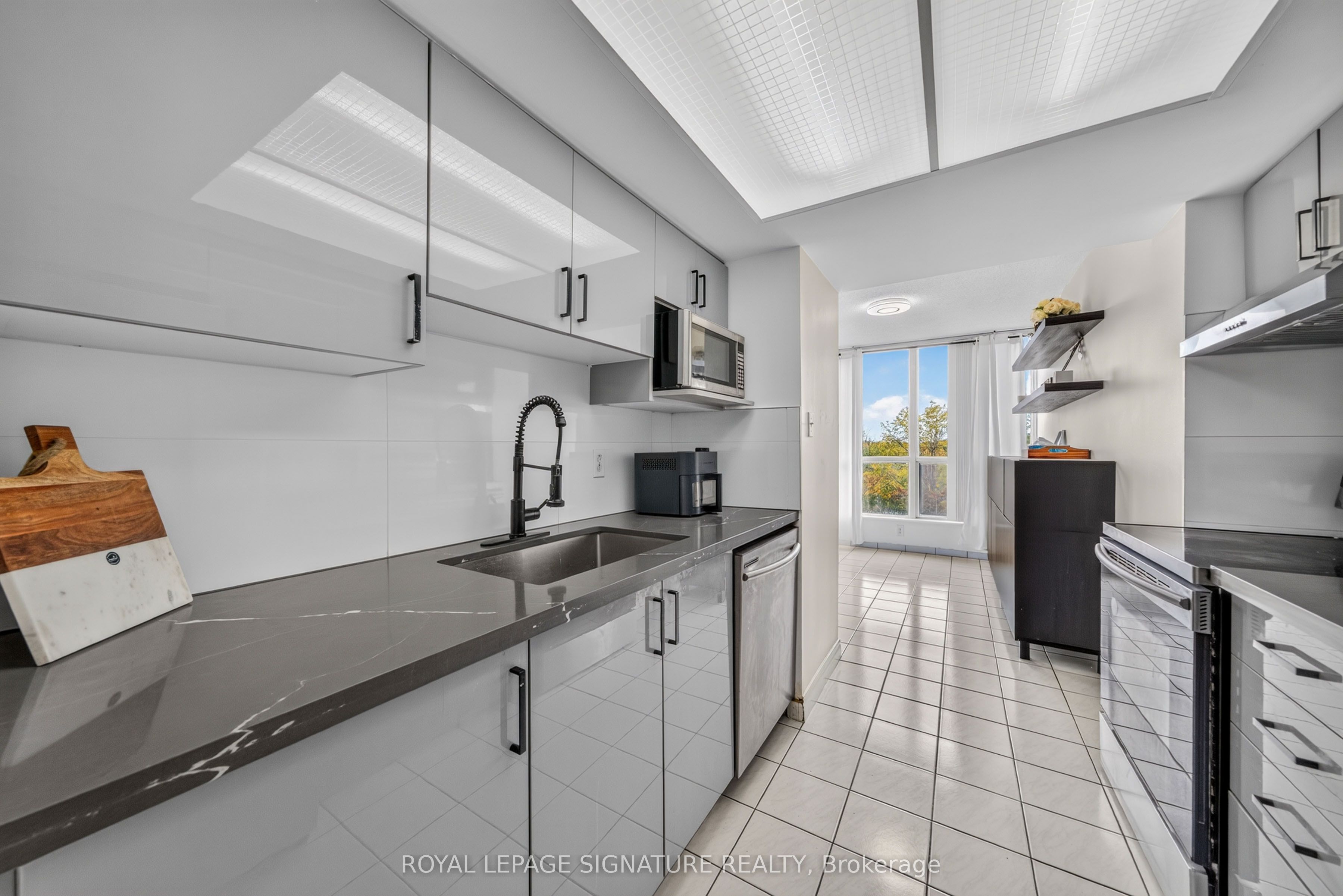 1 Rowntree Road 211 Property Photo 12
