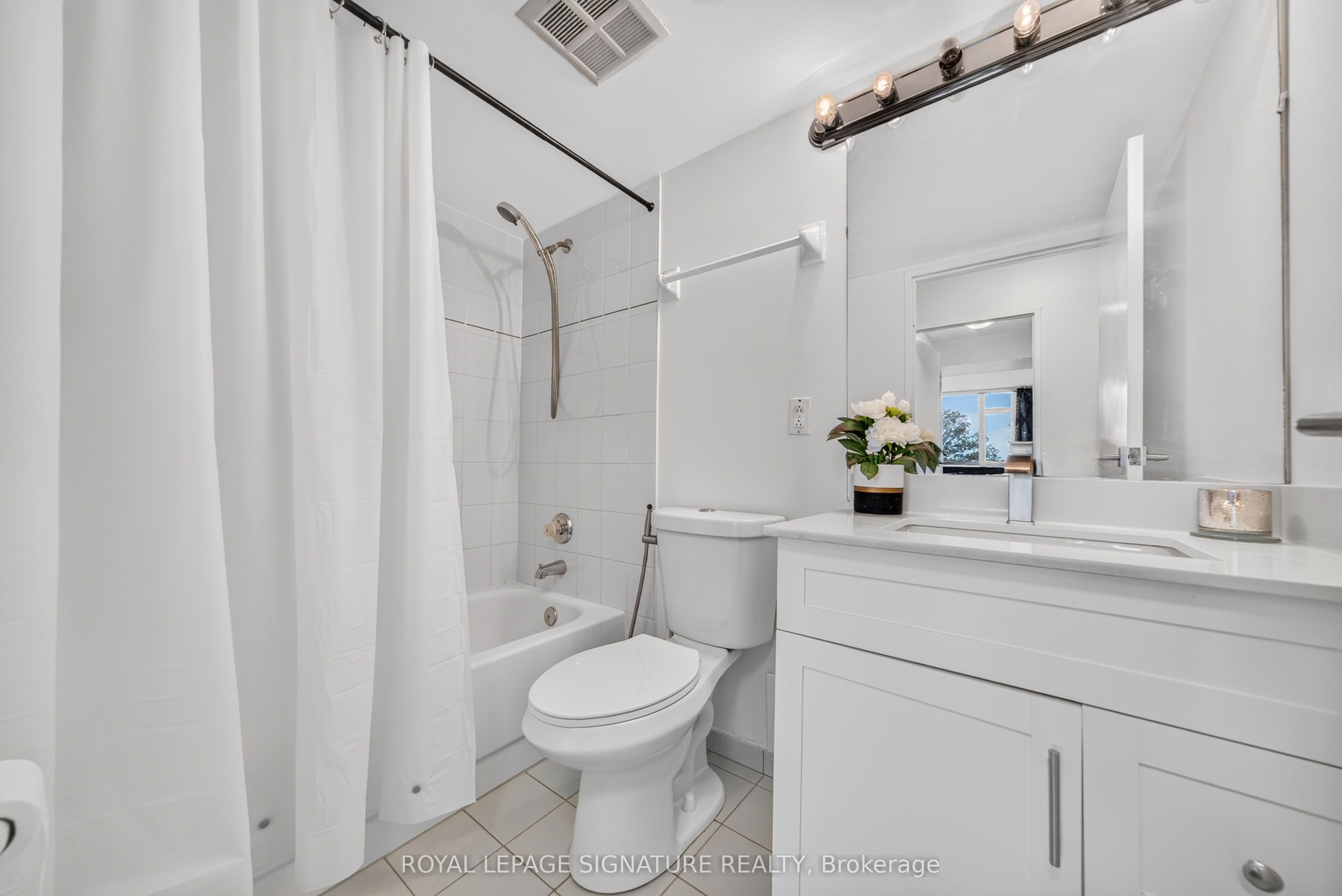 1 Rowntree Road 211 Property Photo 13