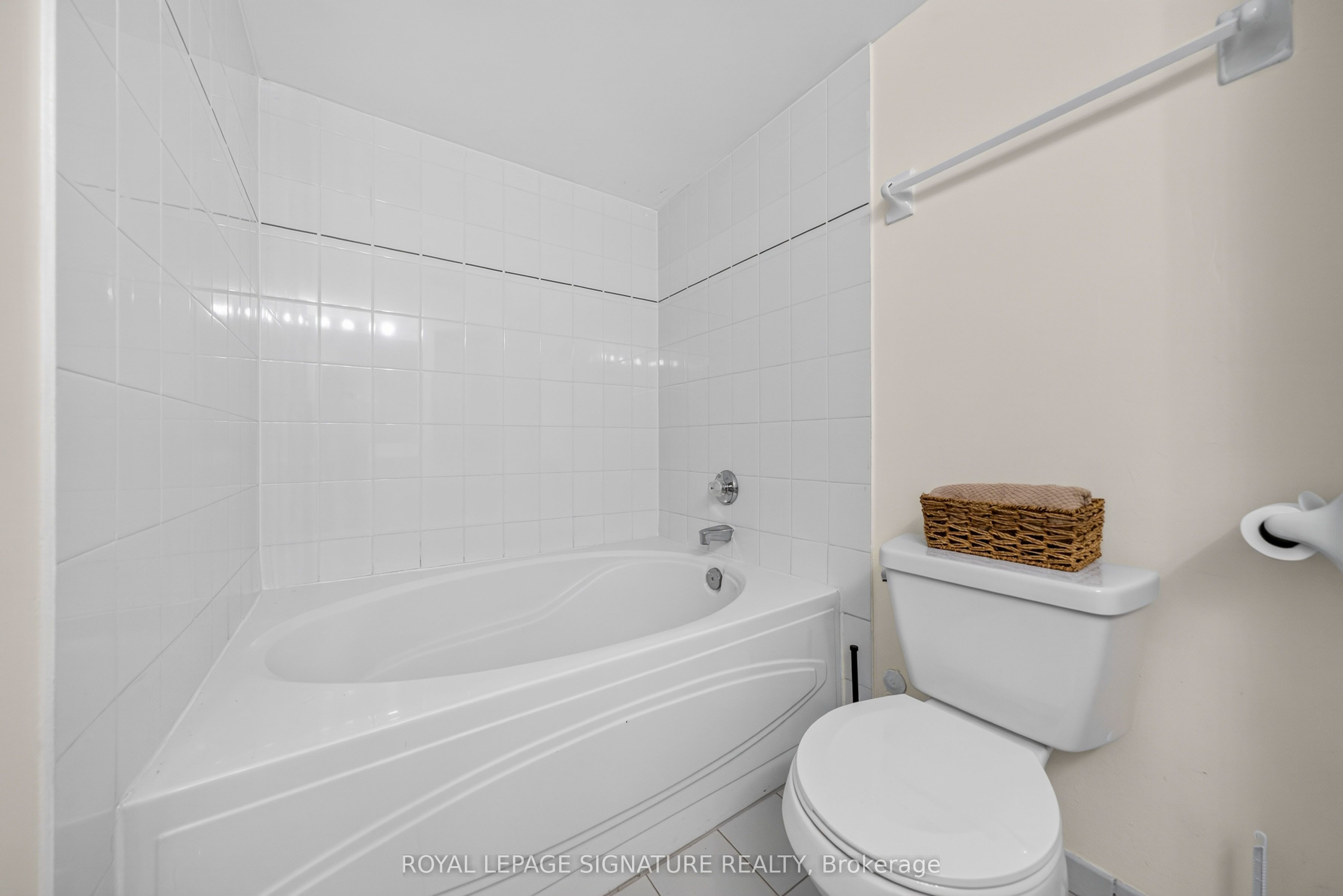 1 Rowntree Road 211 Property Photo 17