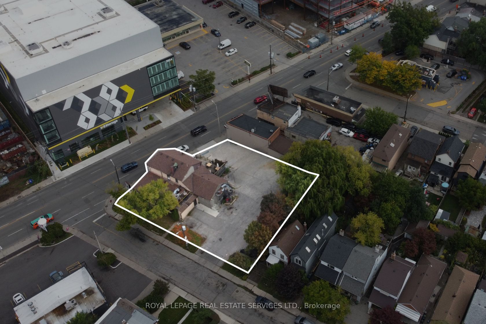 3513 Dundas Street W Property Photo 5