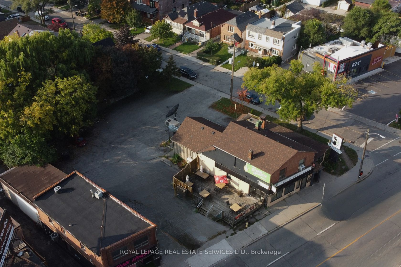 3513 Dundas Street W Property Photo 7