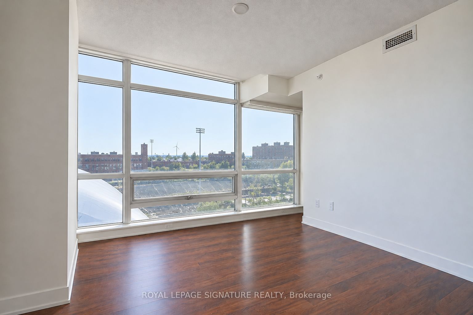 20 Joe Shuster Way 712 Property Photo 12