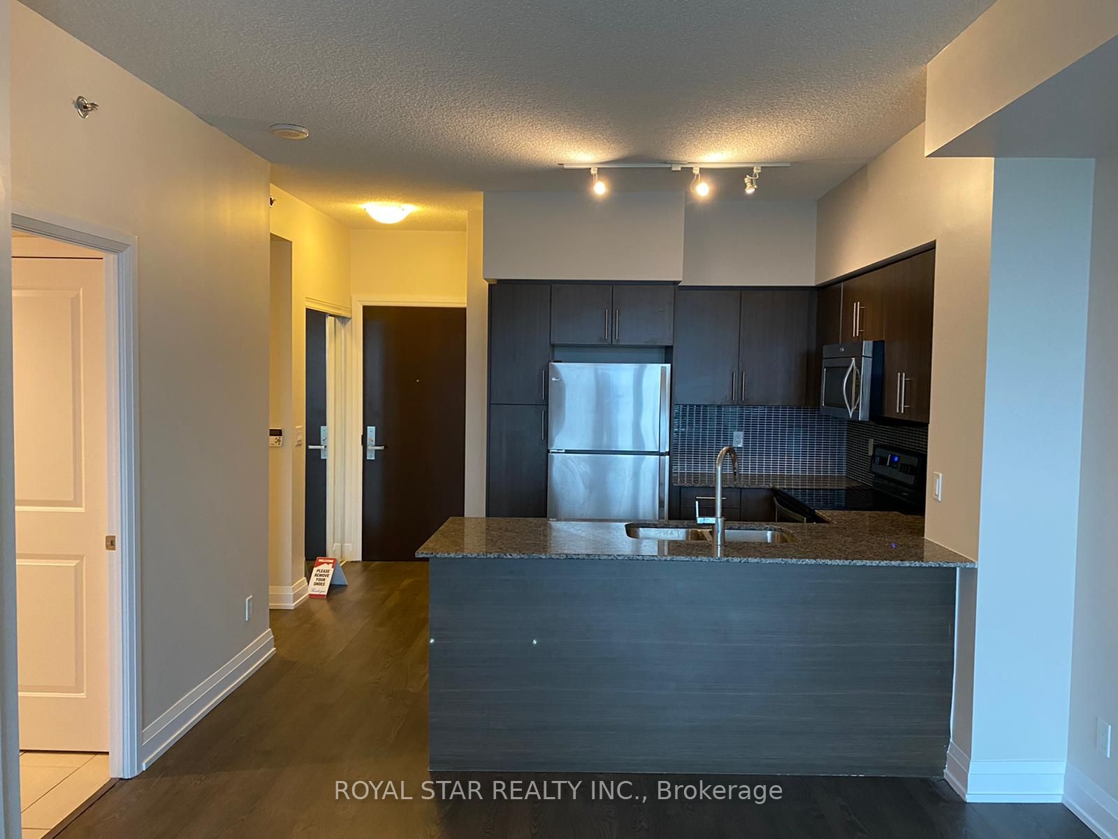 65 Speers Road 1204 Property Photo 6