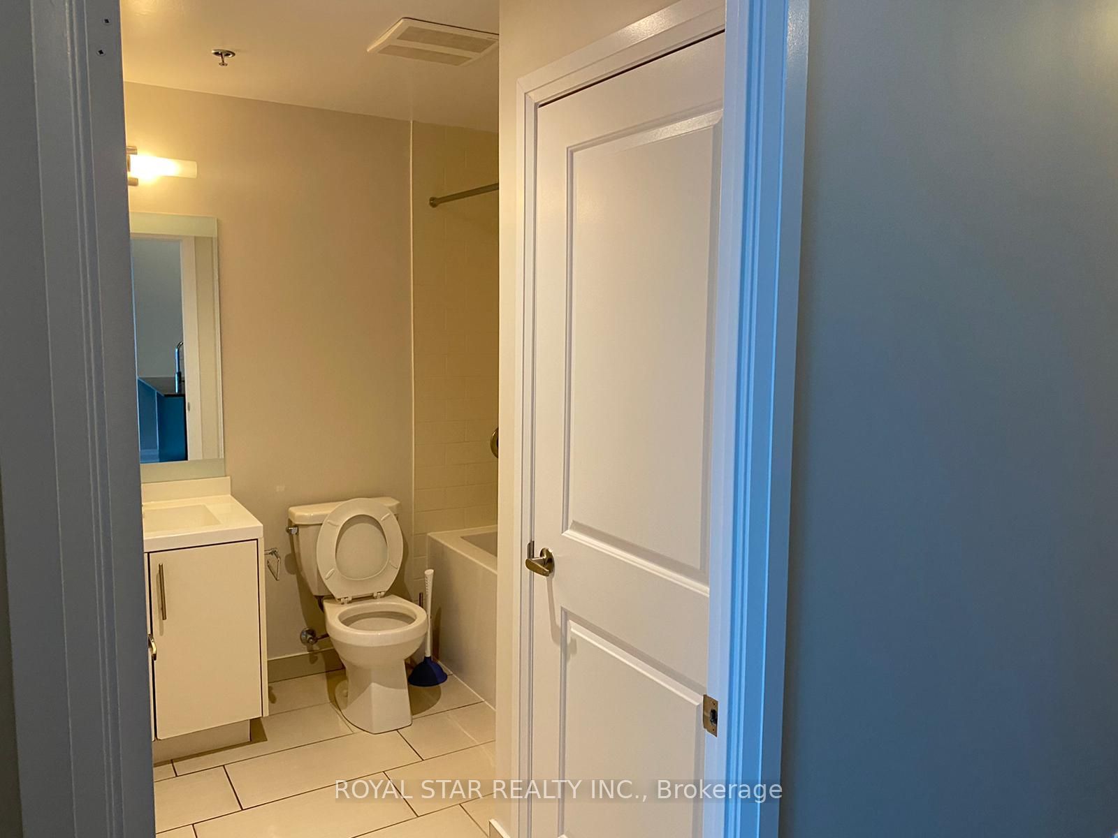 65 Speers Road 1204 Property Photo 8