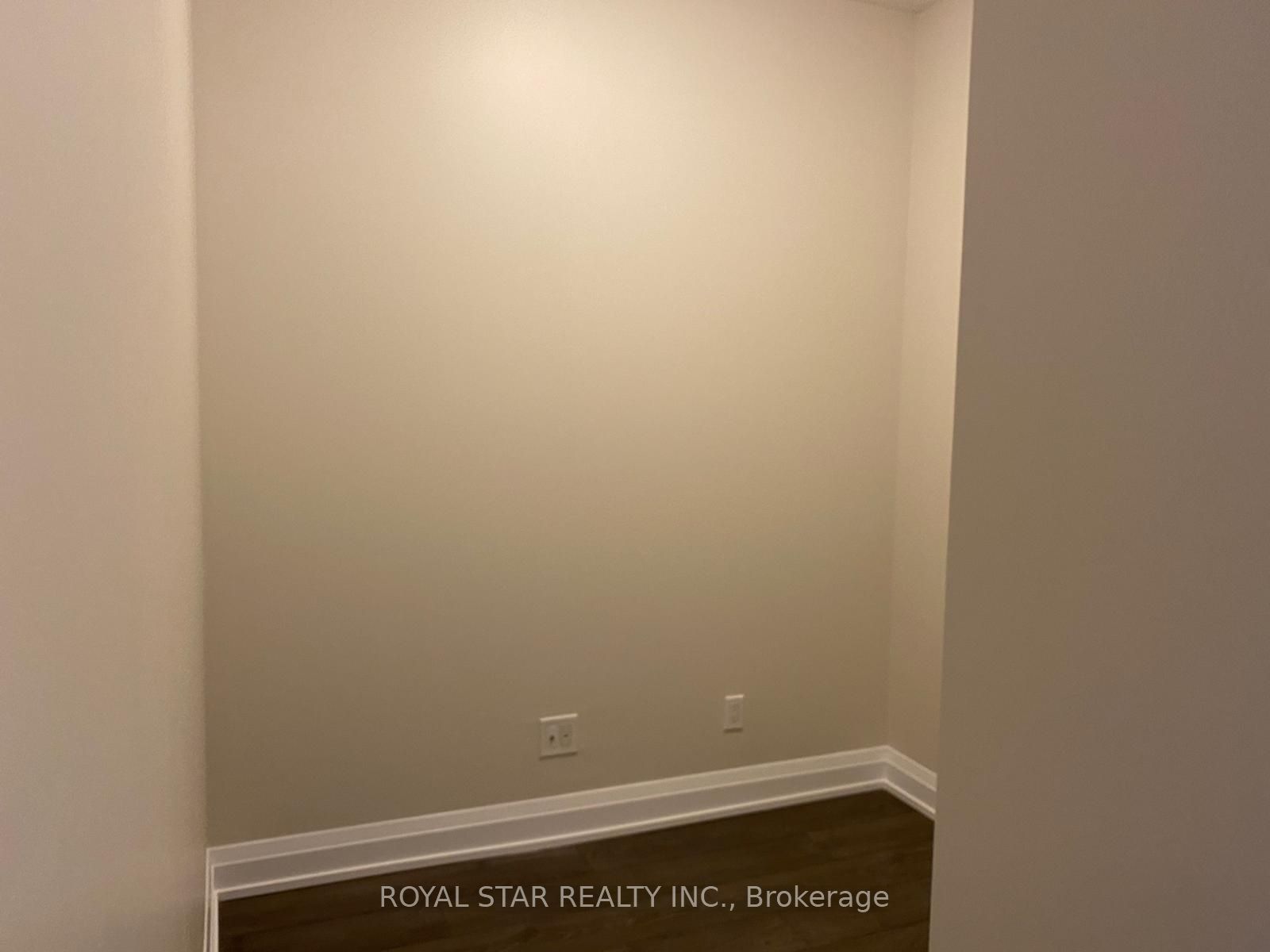 65 Speers Road 1204 Property Photo 9