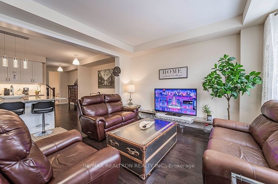 30 Vaudeville Drive Main Property Photo 5