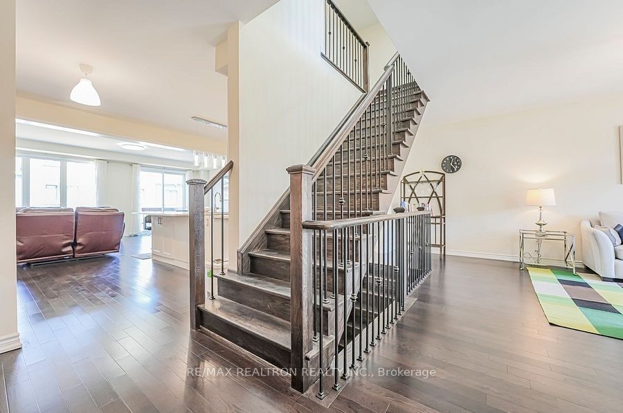 30 Vaudeville Drive Main Property Photo 10