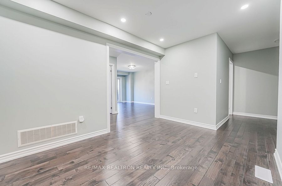 30 Vaudeville Drive Main Property Photo 23