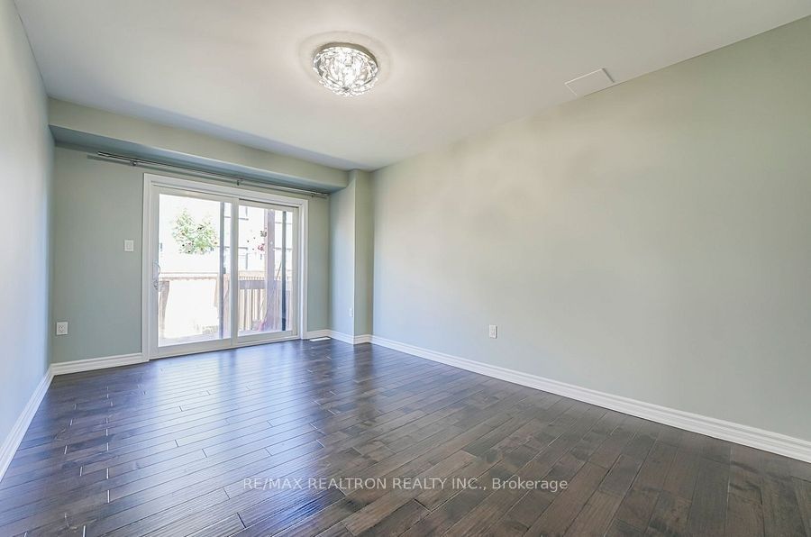 30 Vaudeville Drive Main Property Photo 27