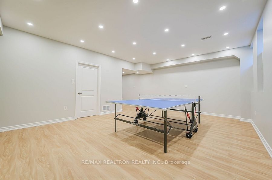 30 Vaudeville Drive Main Property Photo 33