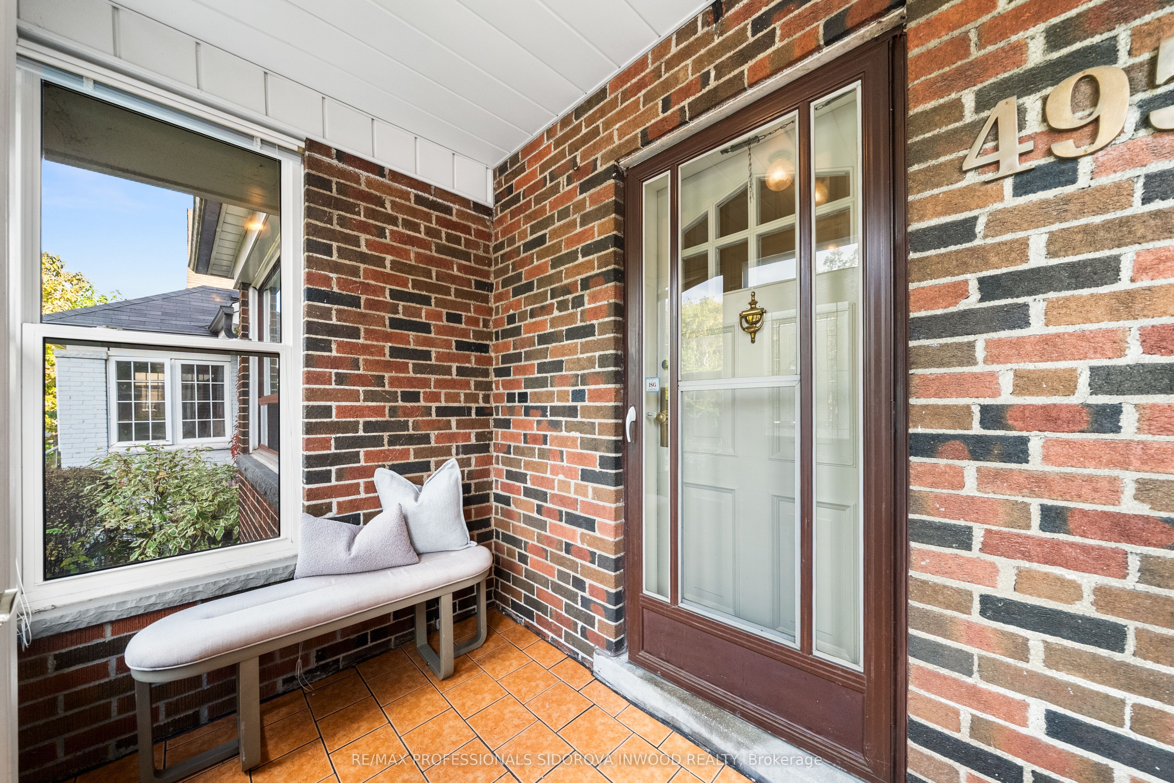 495 St Johns Road Property Photo 2
