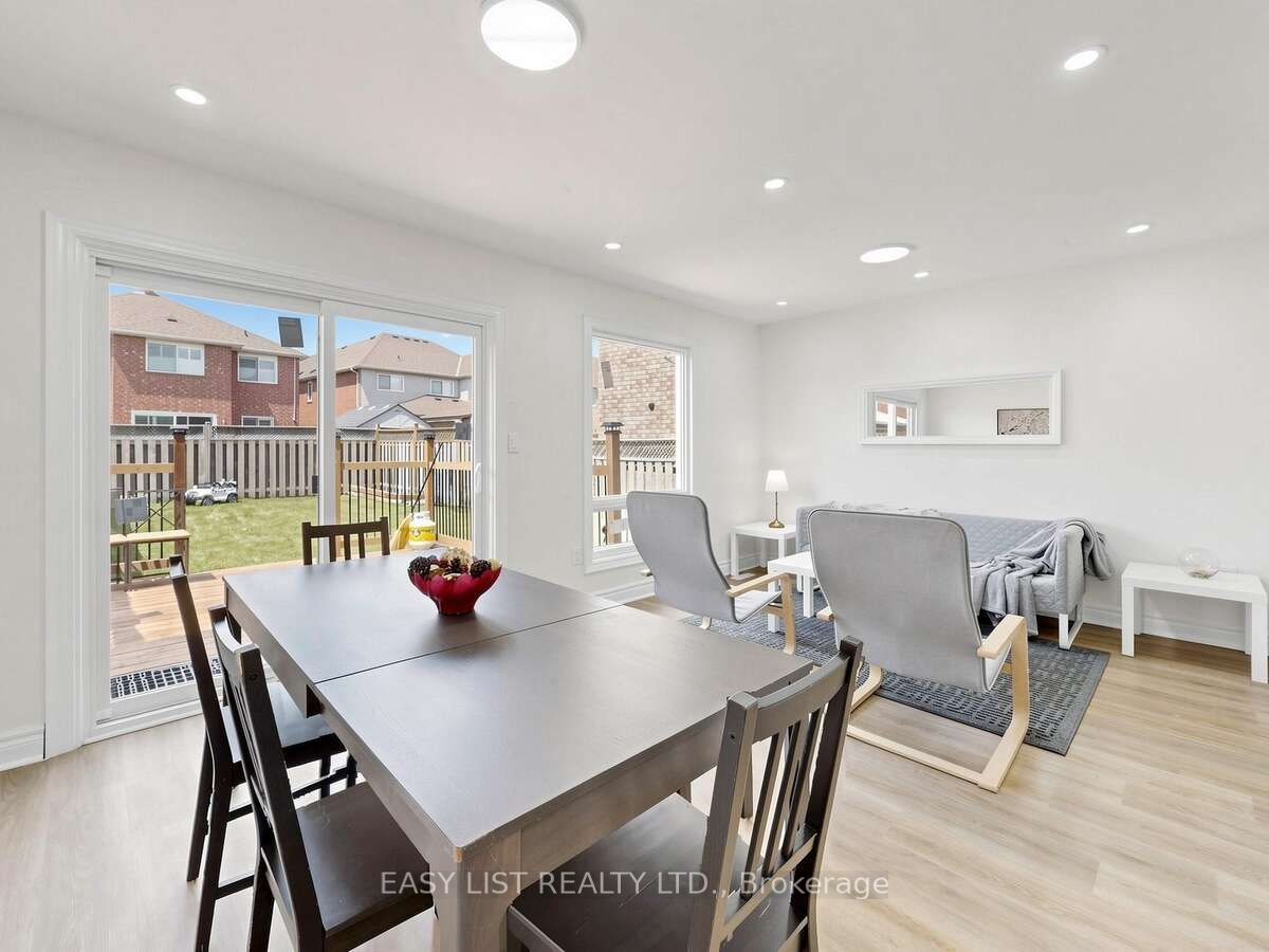 16 Mount Fuji Crescent Property Photo 12
