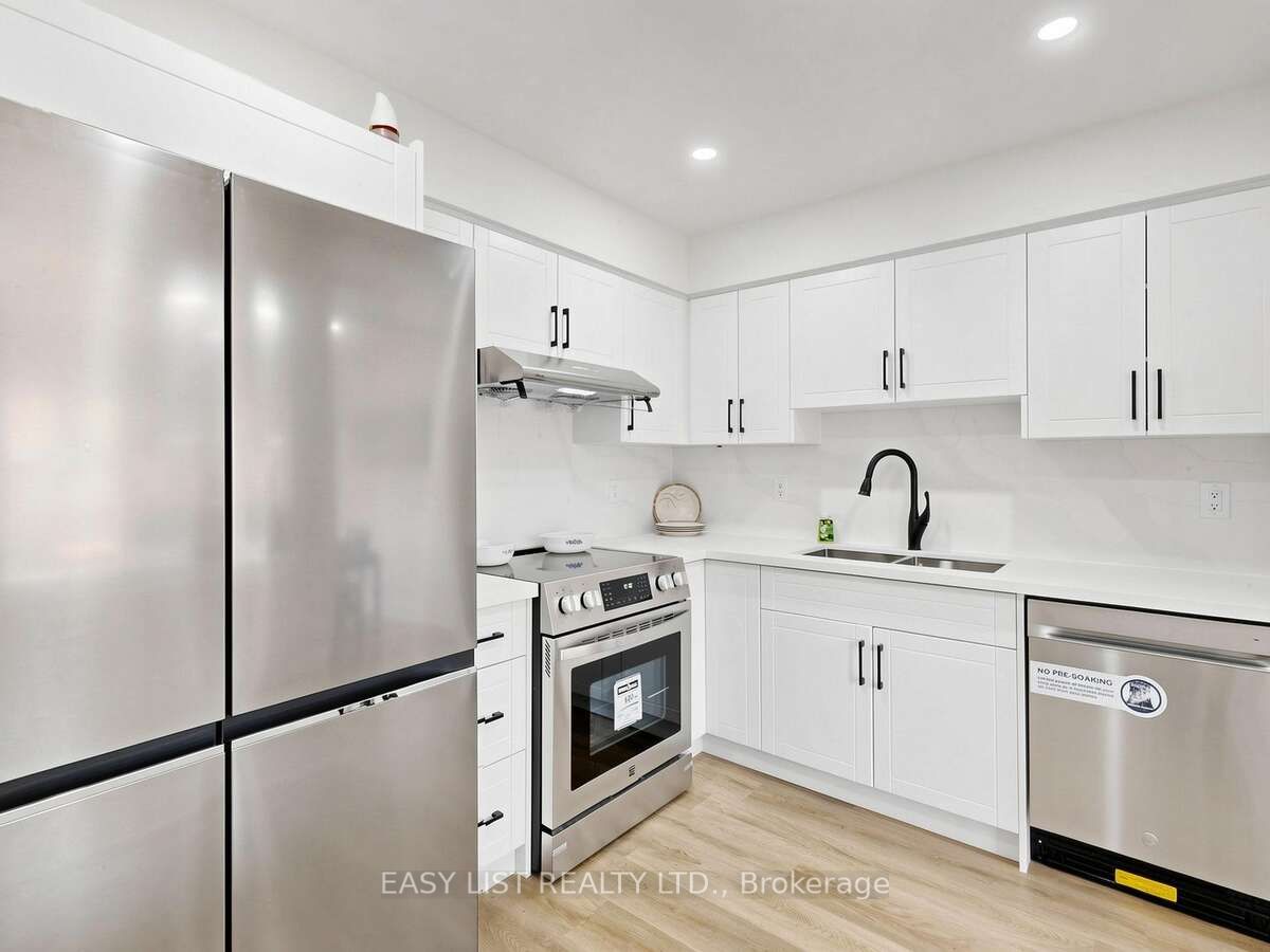 16 Mount Fuji Crescent Property Photo 14