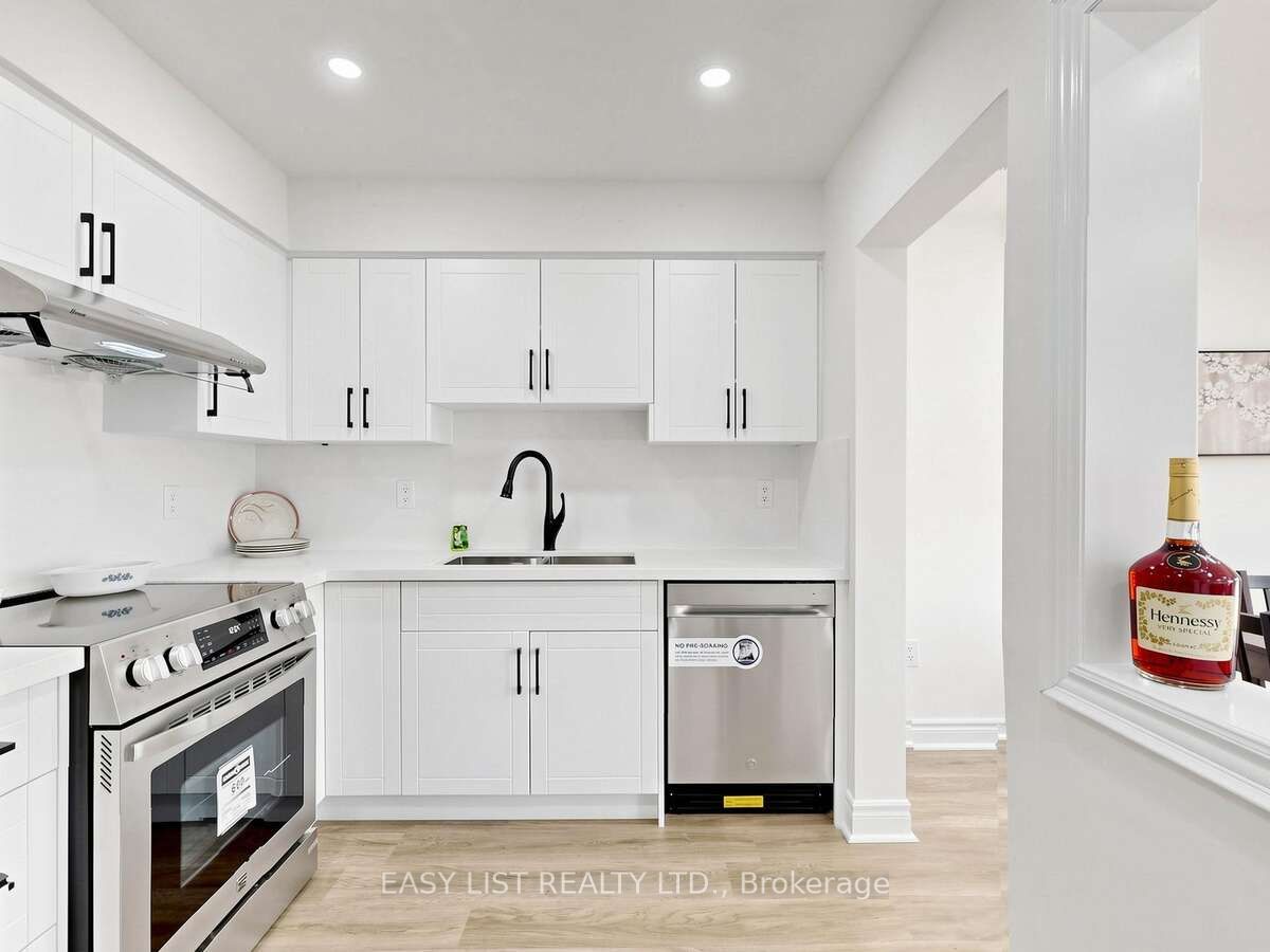 16 Mount Fuji Crescent Property Photo 15