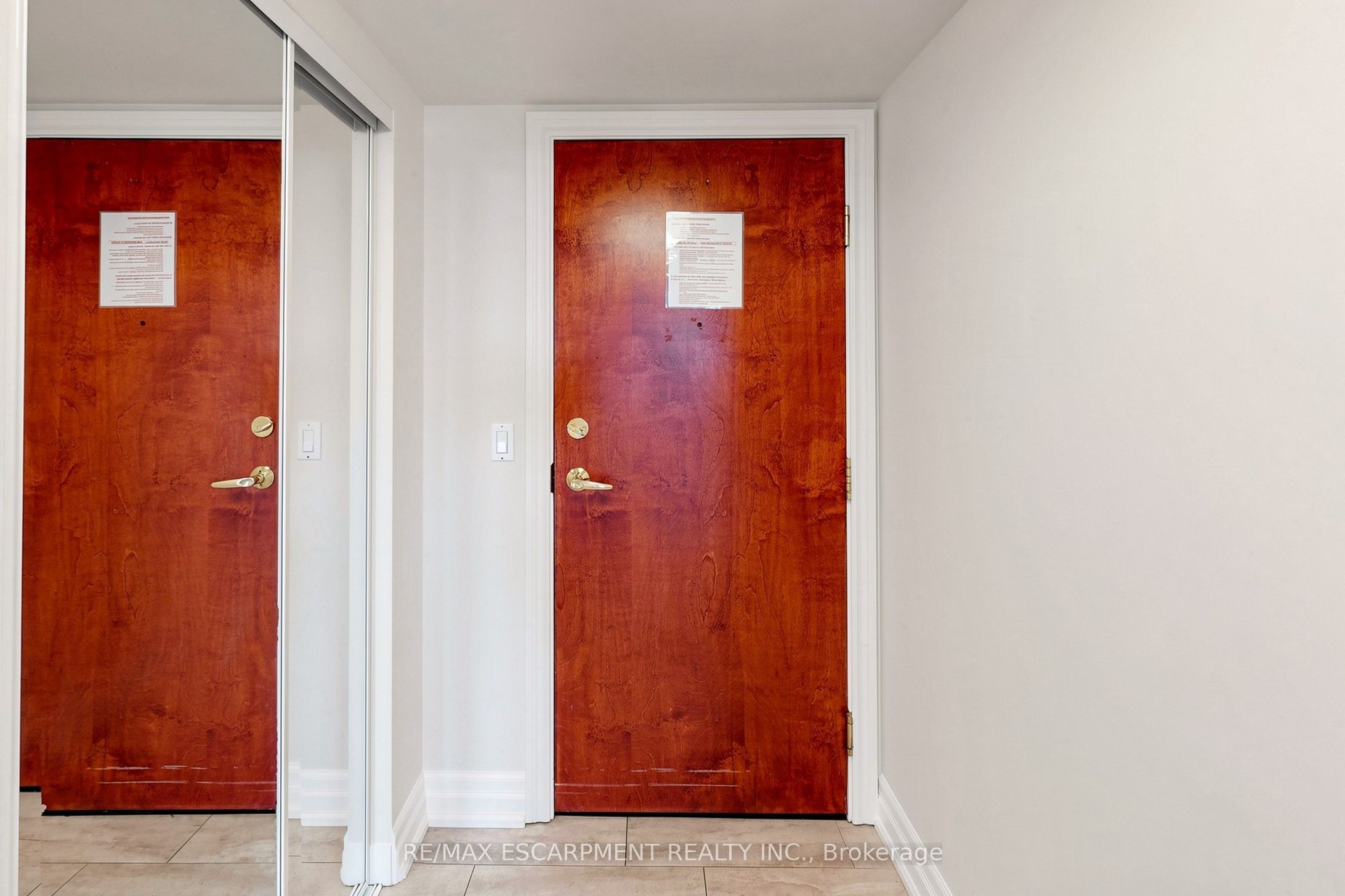 100 Burloak Drive 2416 Property Photo 6