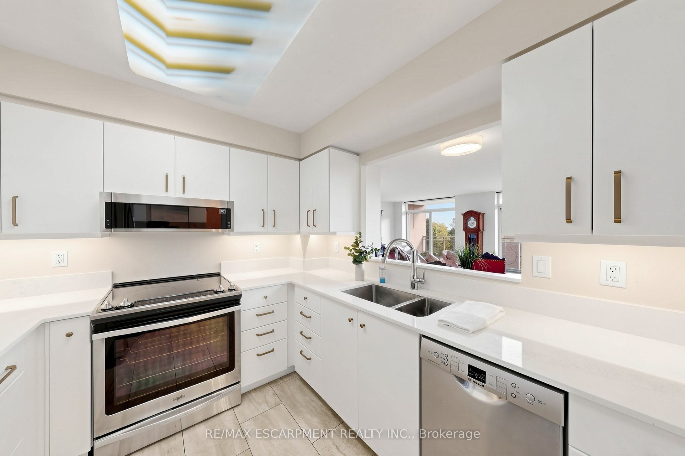 100 Burloak Drive 2416 Property Photo 10