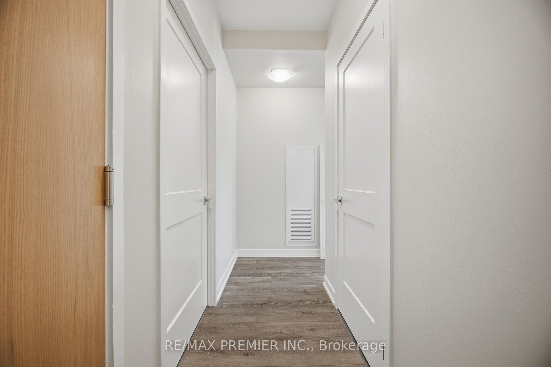 1787 St. Clair Avenue W 610 Property Photo 7