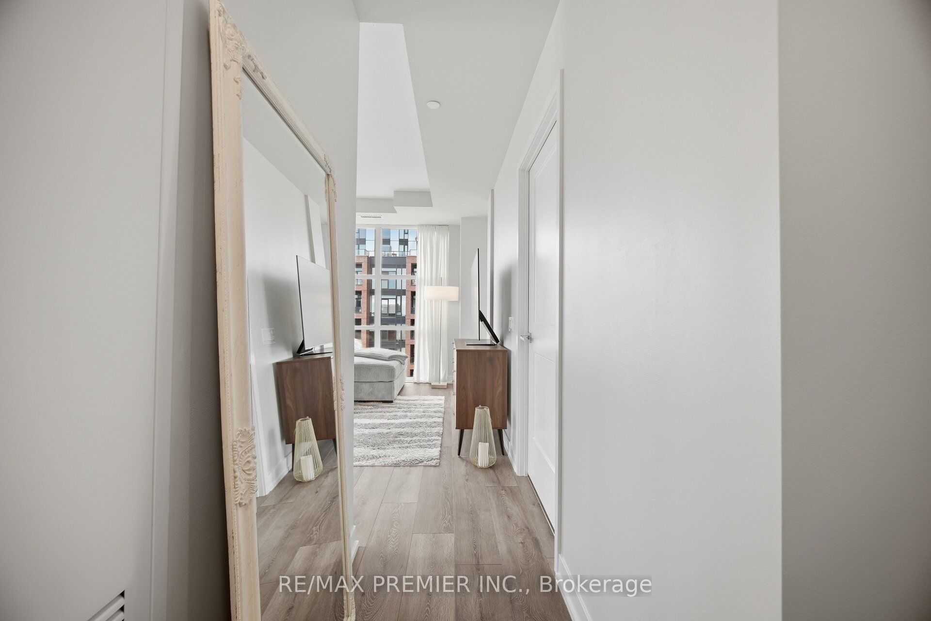 1787 St. Clair Avenue W 610 Property Photo 9