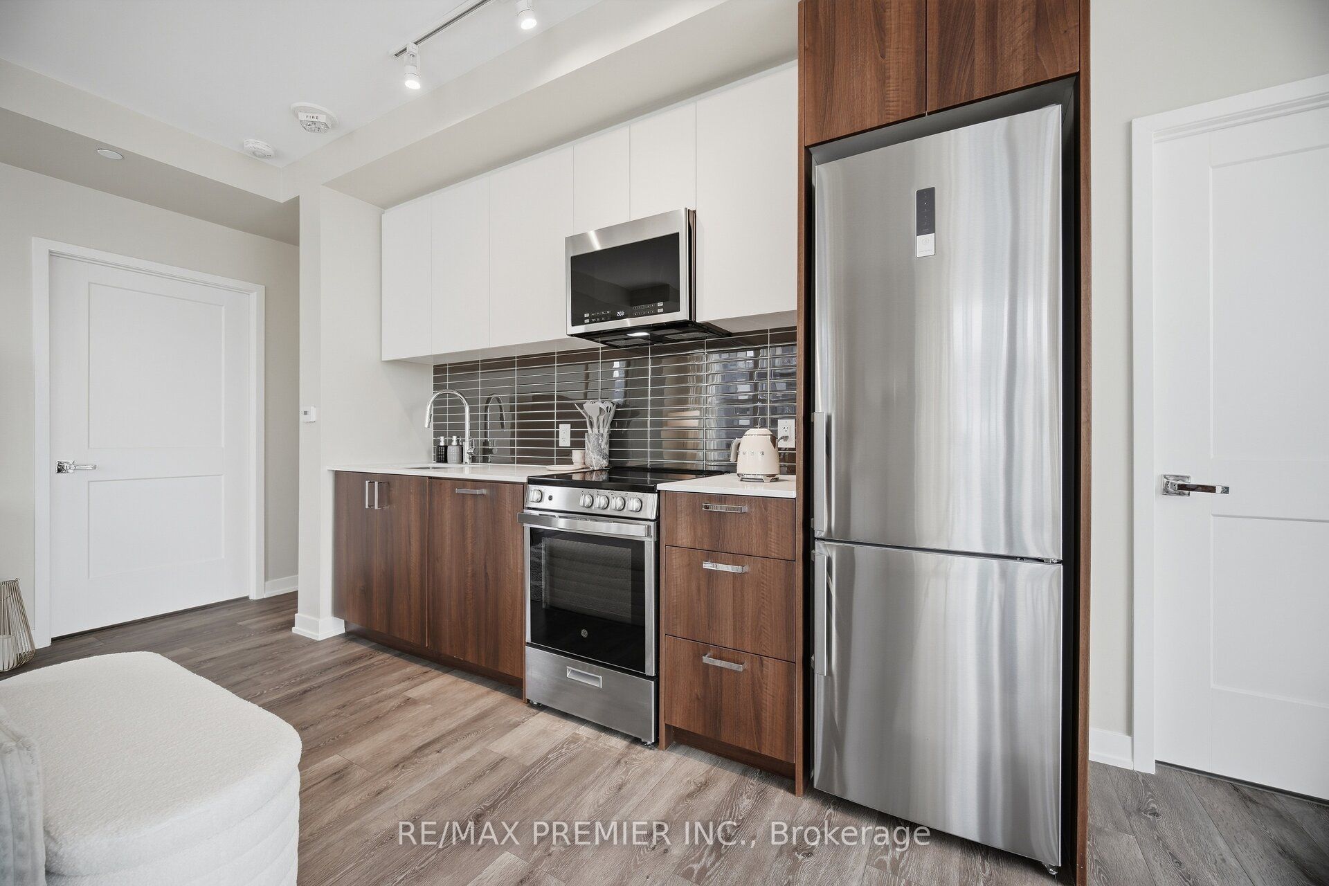 1787 St. Clair Avenue W 610 Property Photo 11