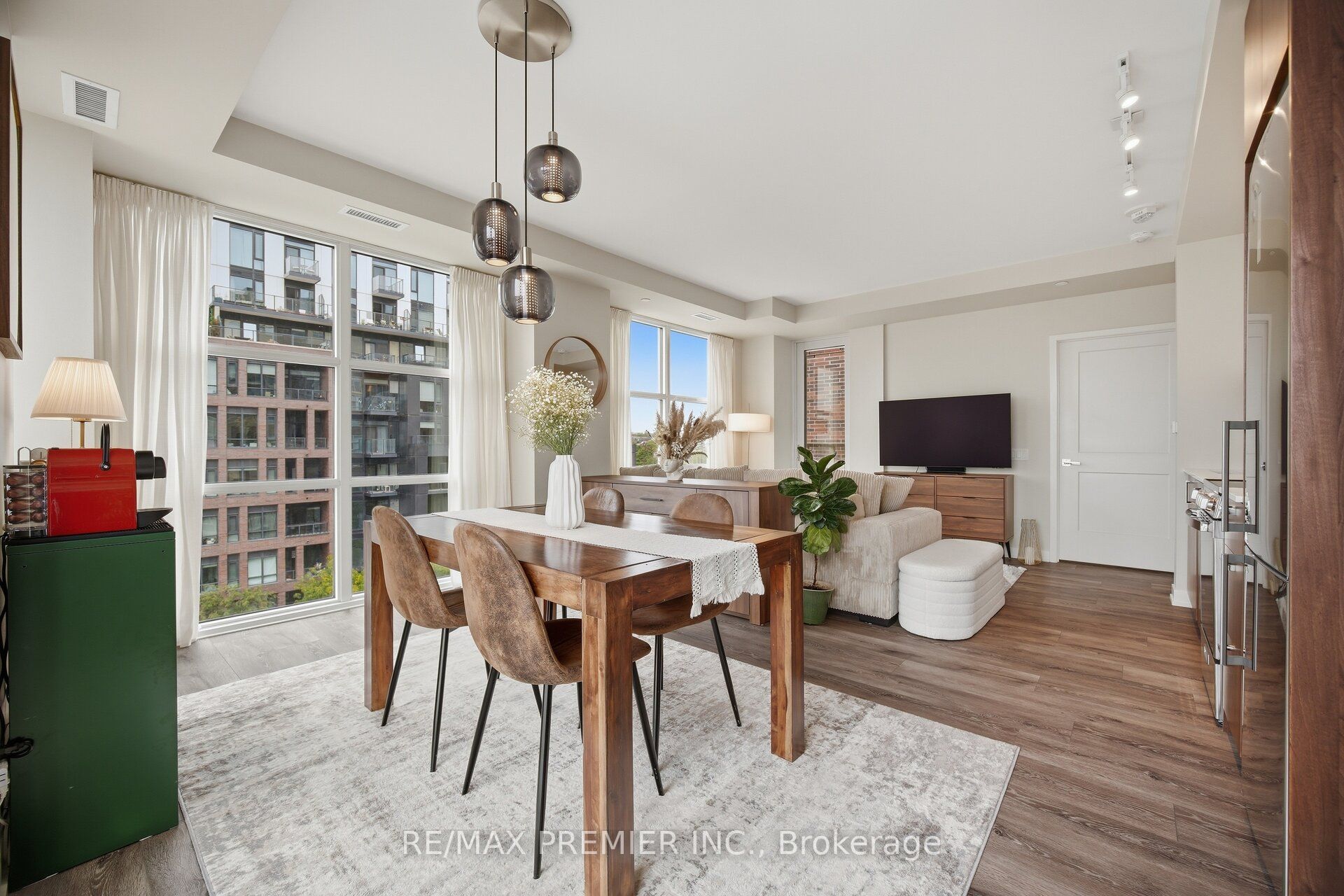 1787 St. Clair Avenue W 610 Property Photo 13