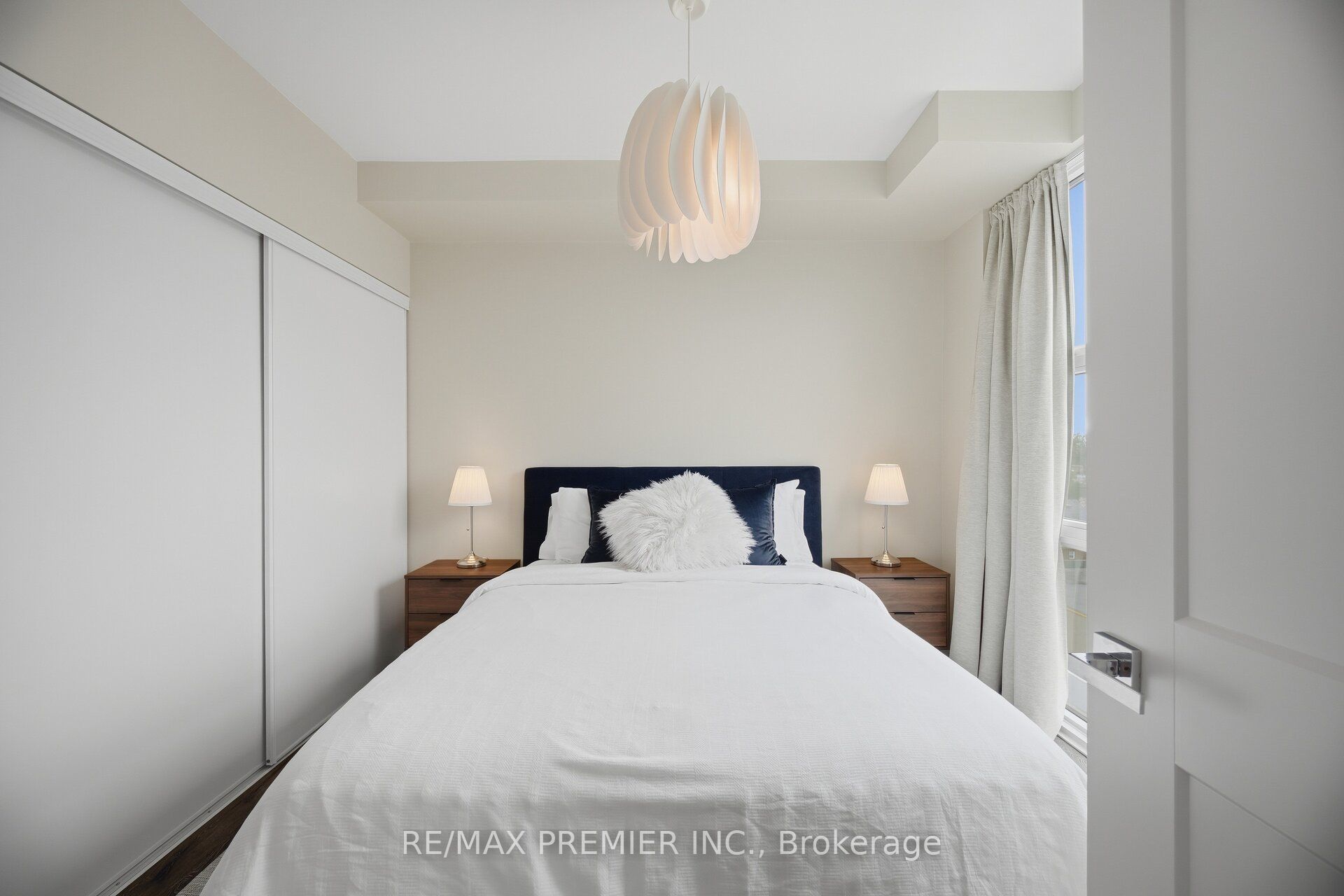 1787 St. Clair Avenue W 610 Property Photo 16