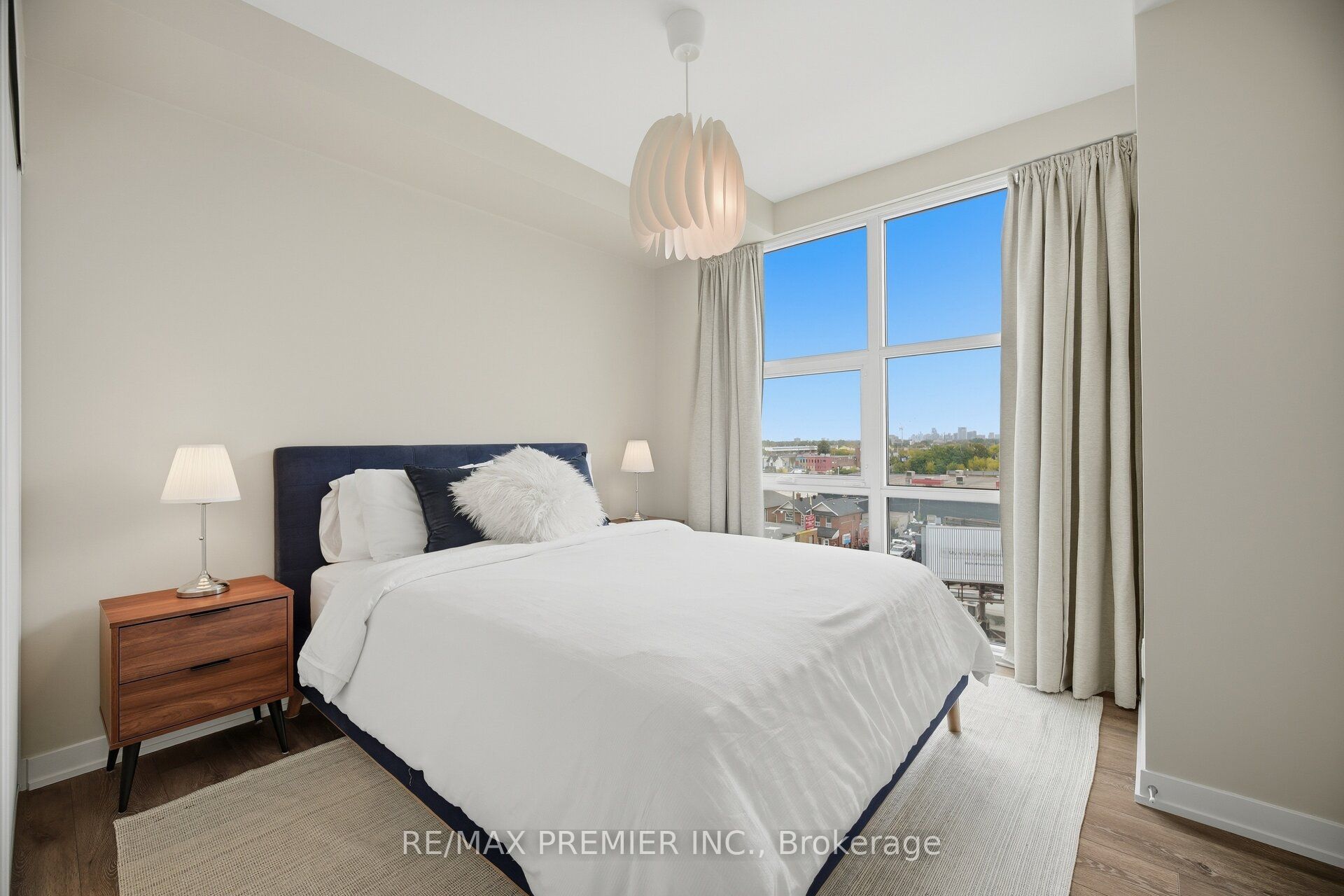 1787 St. Clair Avenue W 610 Property Photo 17