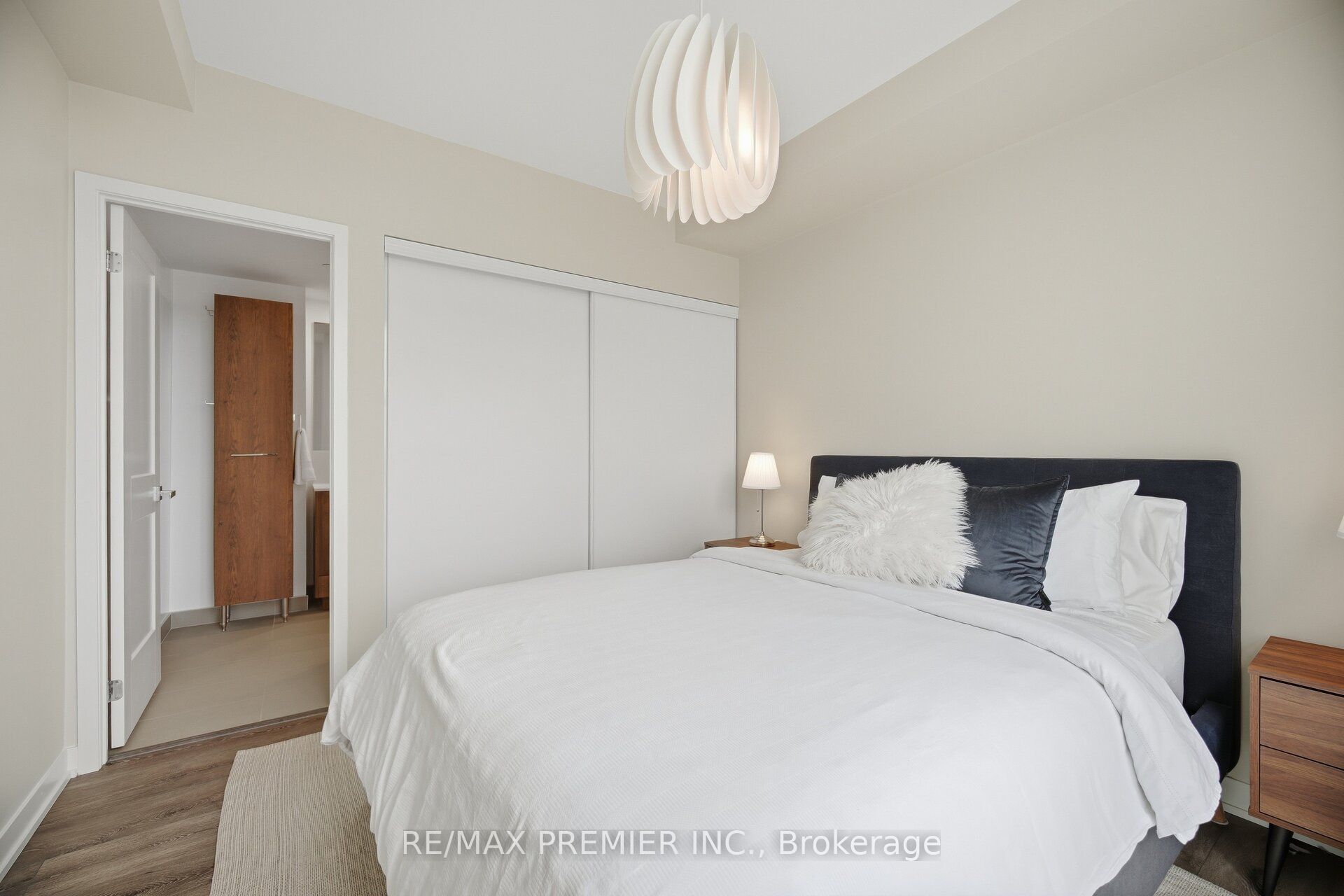 1787 St. Clair Avenue W 610 Property Photo 19