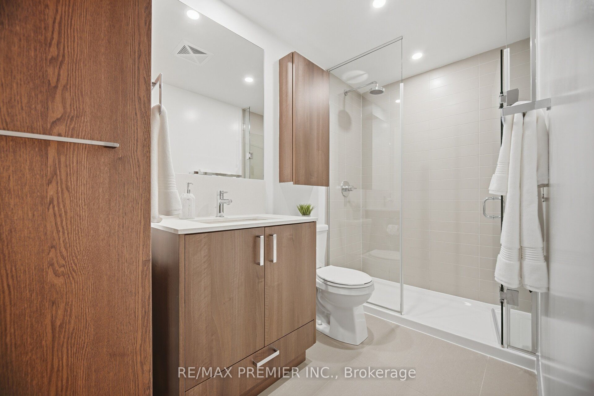 1787 St. Clair Avenue W 610 Property Photo 20