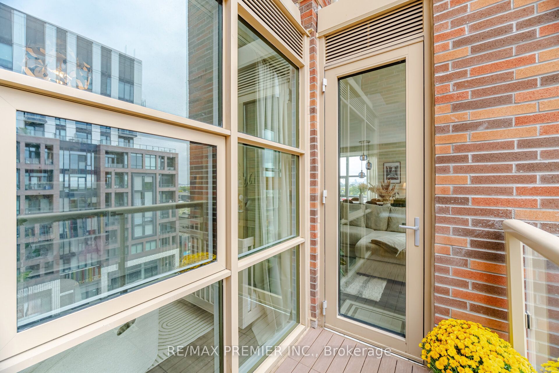 1787 St. Clair Avenue W 610 Property Photo 27