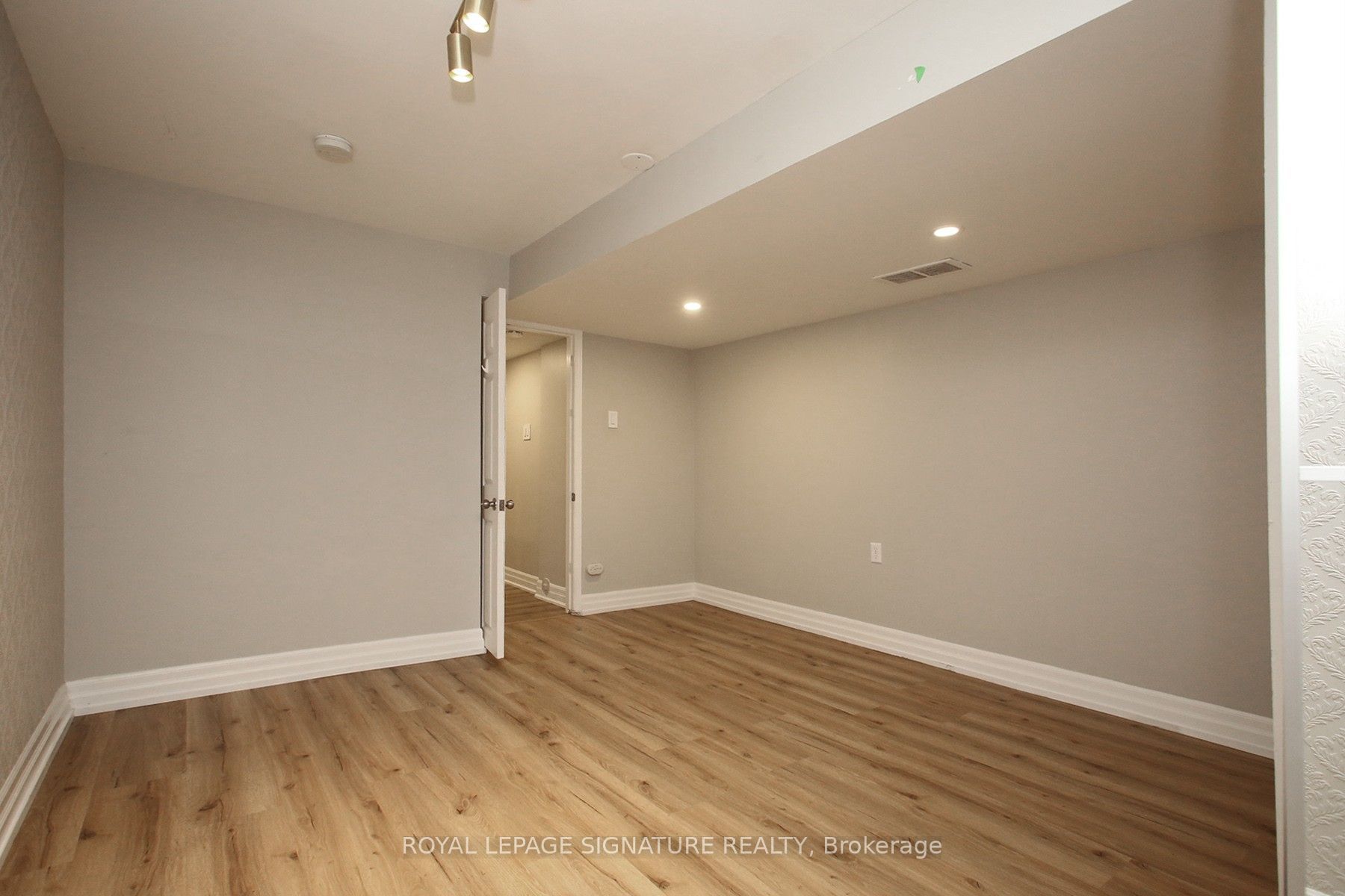 10 Armstrong Street Property Photo 11