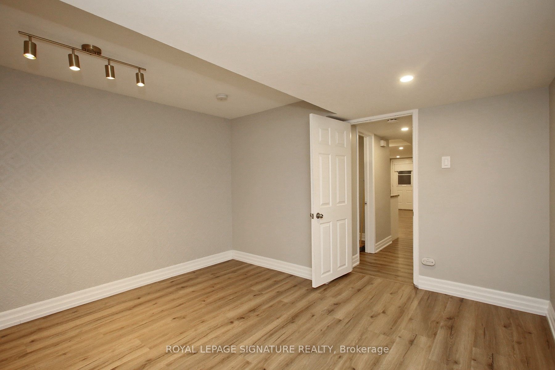 10 Armstrong Street Property Photo 12