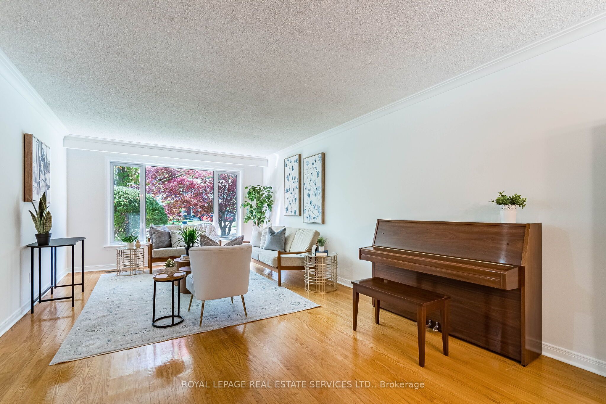 213 The Kingsway Property Photo 2