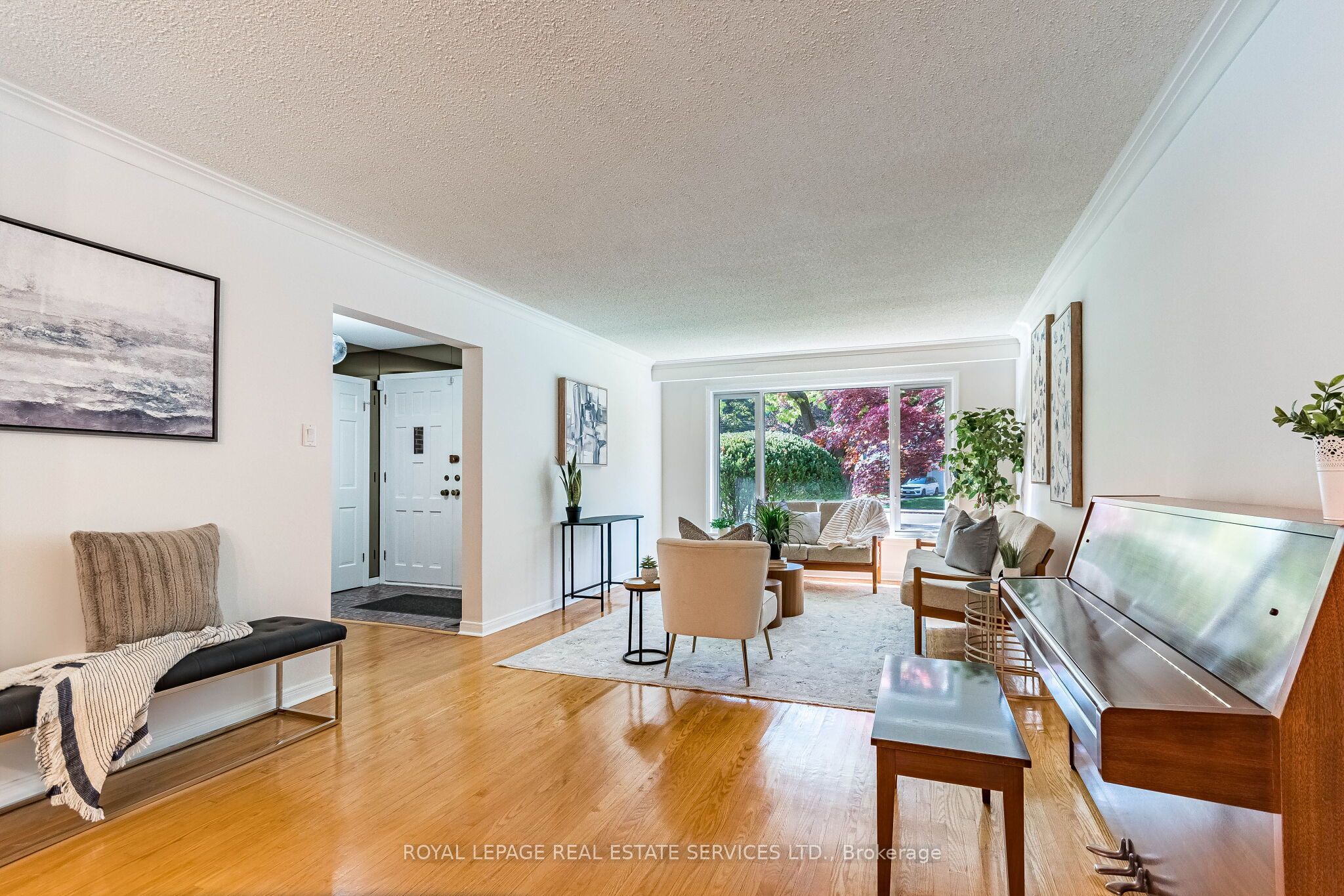 213 The Kingsway Property Photo 3