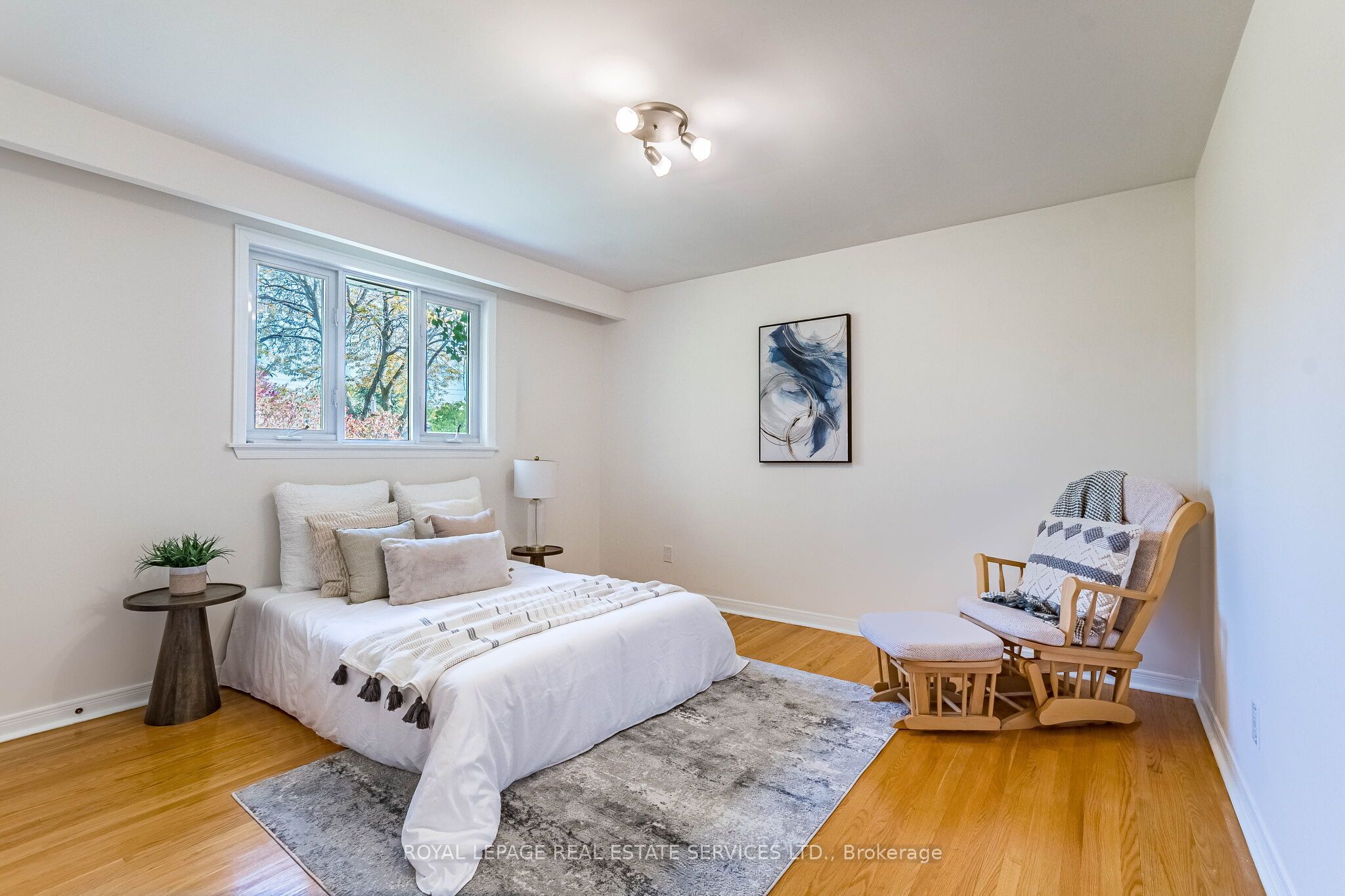 213 The Kingsway Property Photo 21