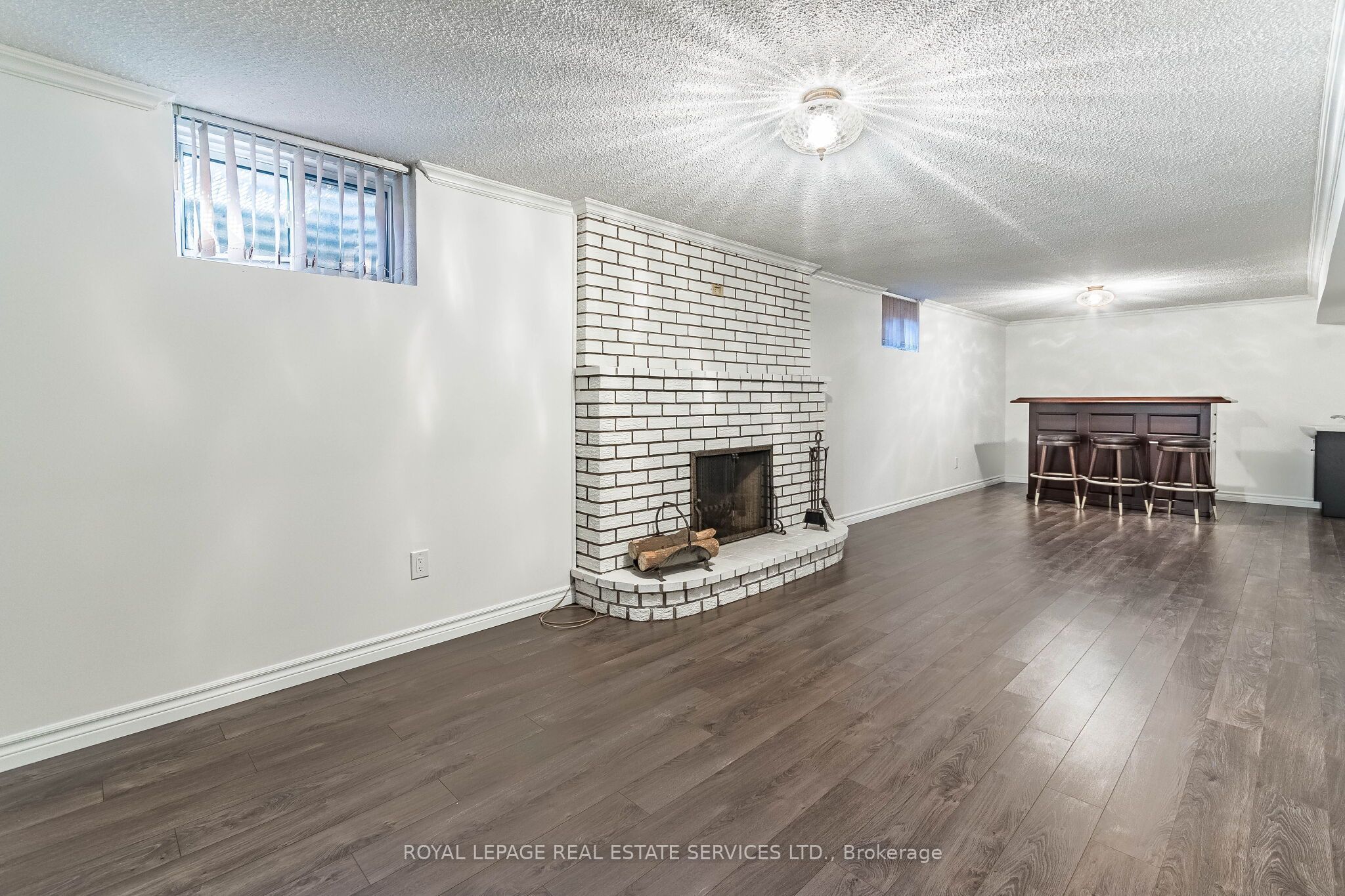 213 The Kingsway Property Photo 26