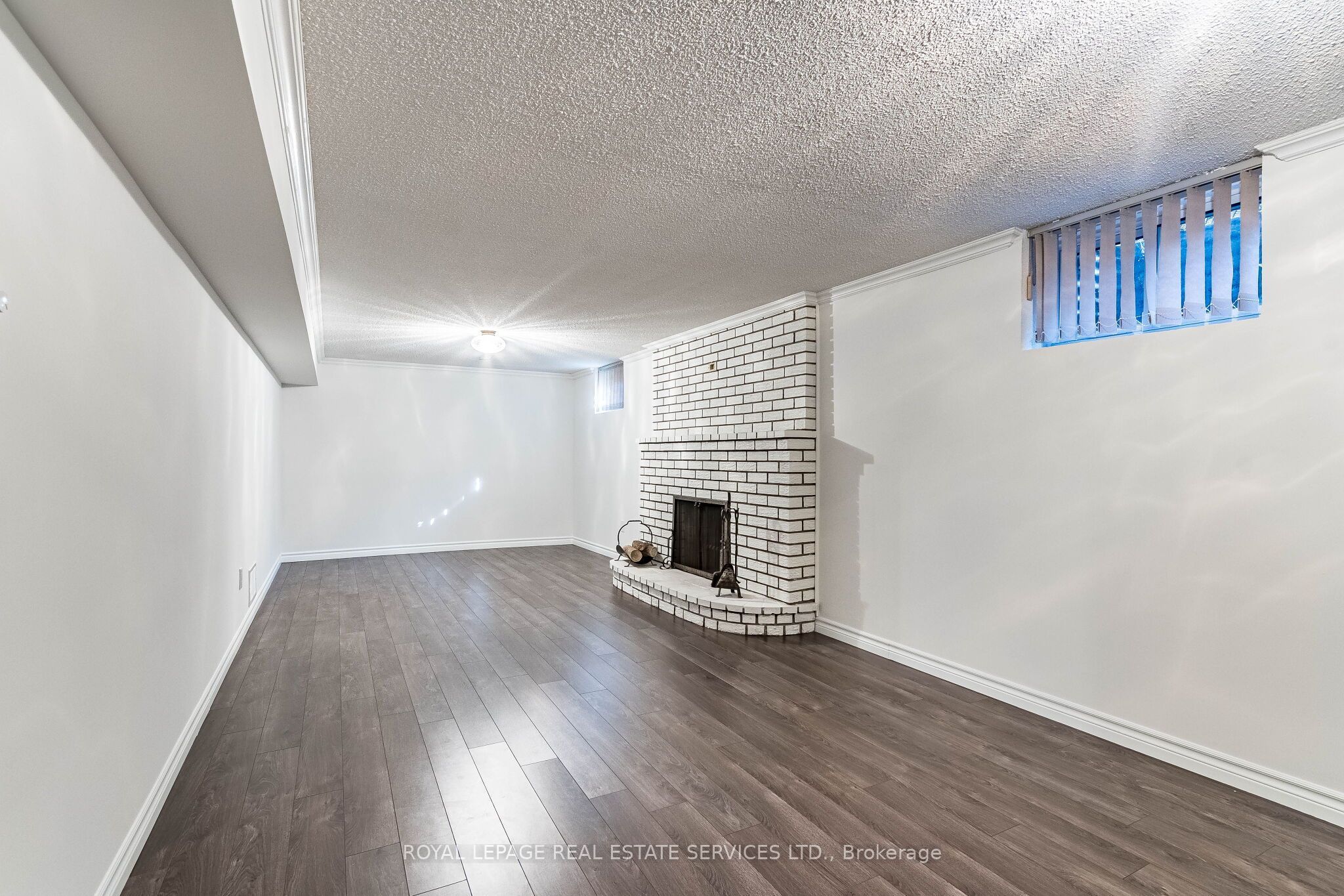 213 The Kingsway Property Photo 27
